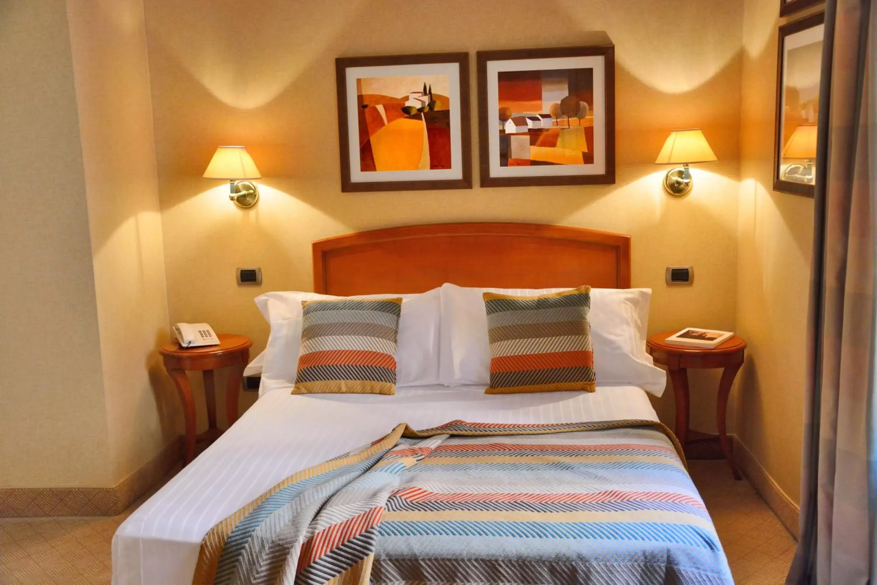 Bedroom, Bed in LH Hotel Lloyd Roma