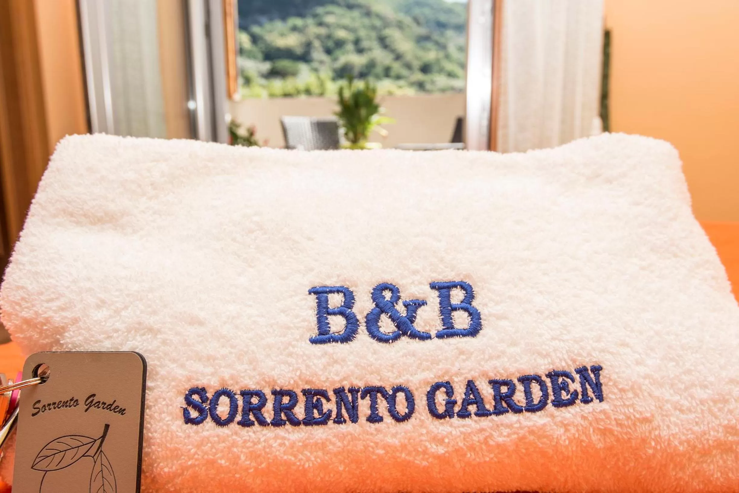 Property logo or sign in b&b Sorrento Garden