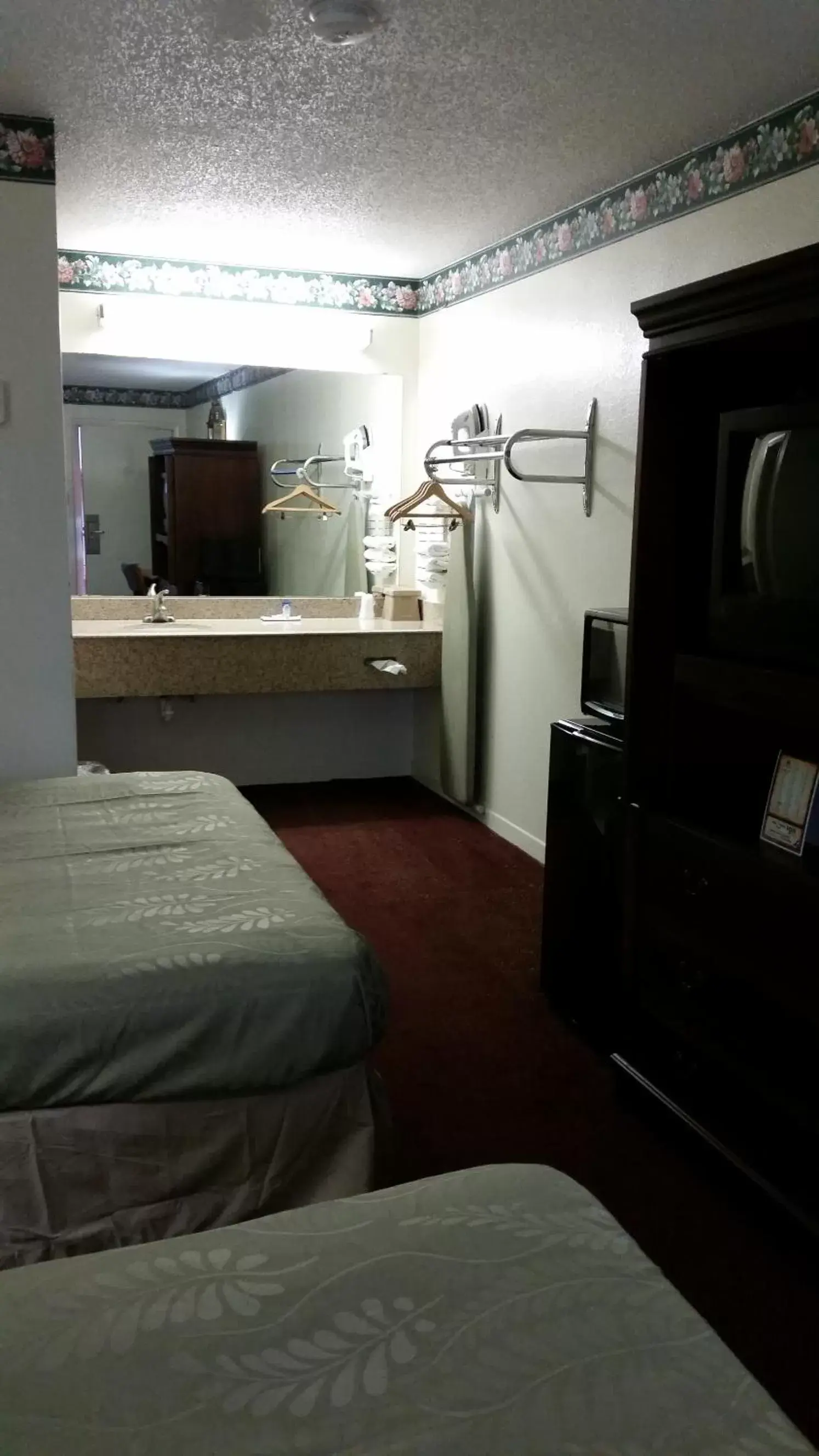 Property building, Bed in San Marcos Inn Property building, Bed in San Marcos Inn