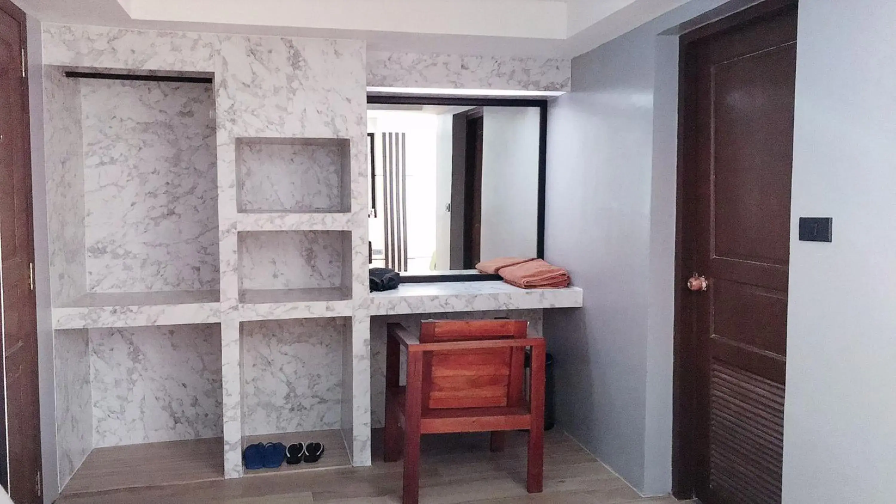 wardrobe, Bathroom in Cliff Lanta Suite-Koh Lanta Krabi