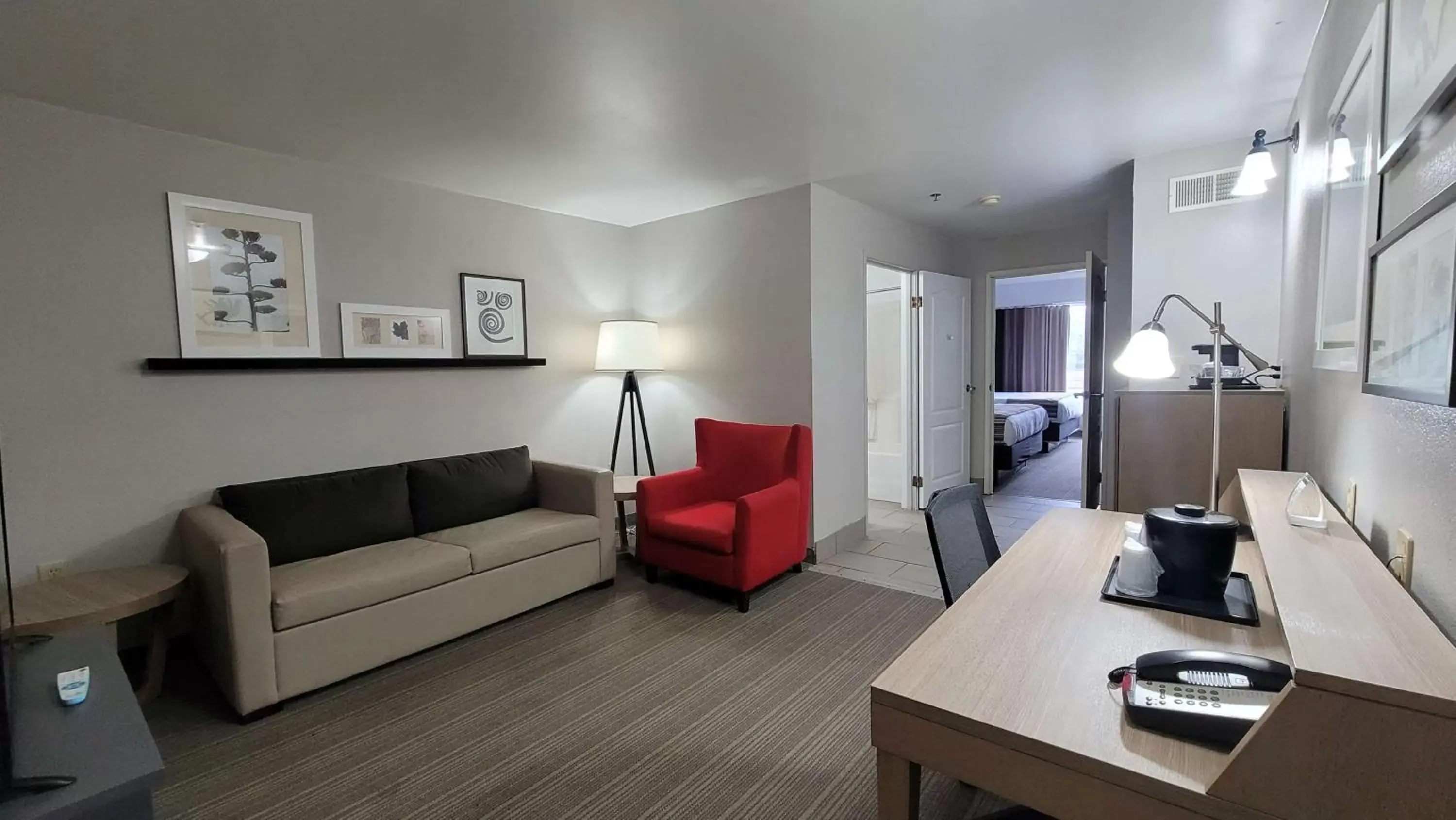 Bedroom, Seating Area in Country Inn & Suites by Radisson, McDonough, GA