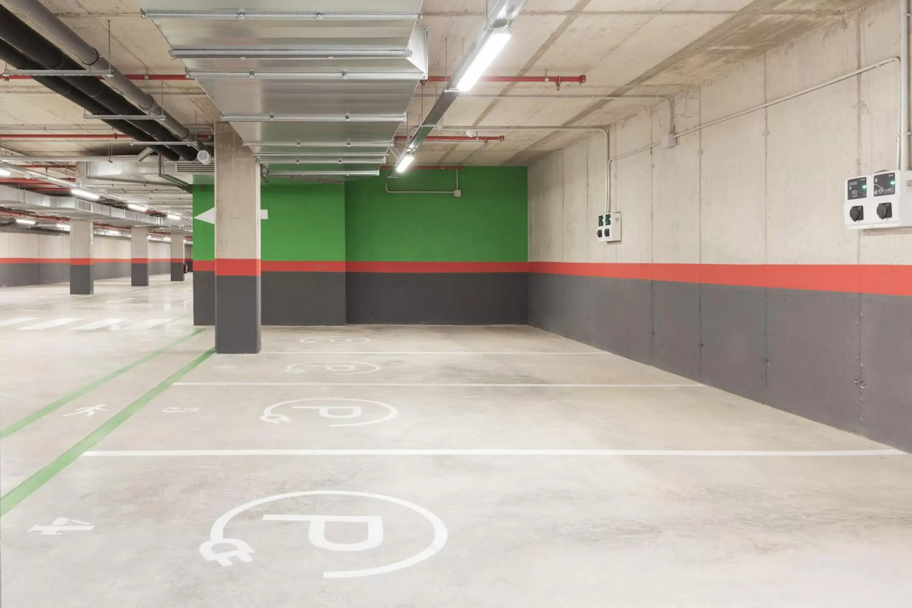 Property building in Holiday Inn Barcelona - Sant Cugat by IHG Property building in Holiday Inn Barcelona - Sant Cugat by IHG