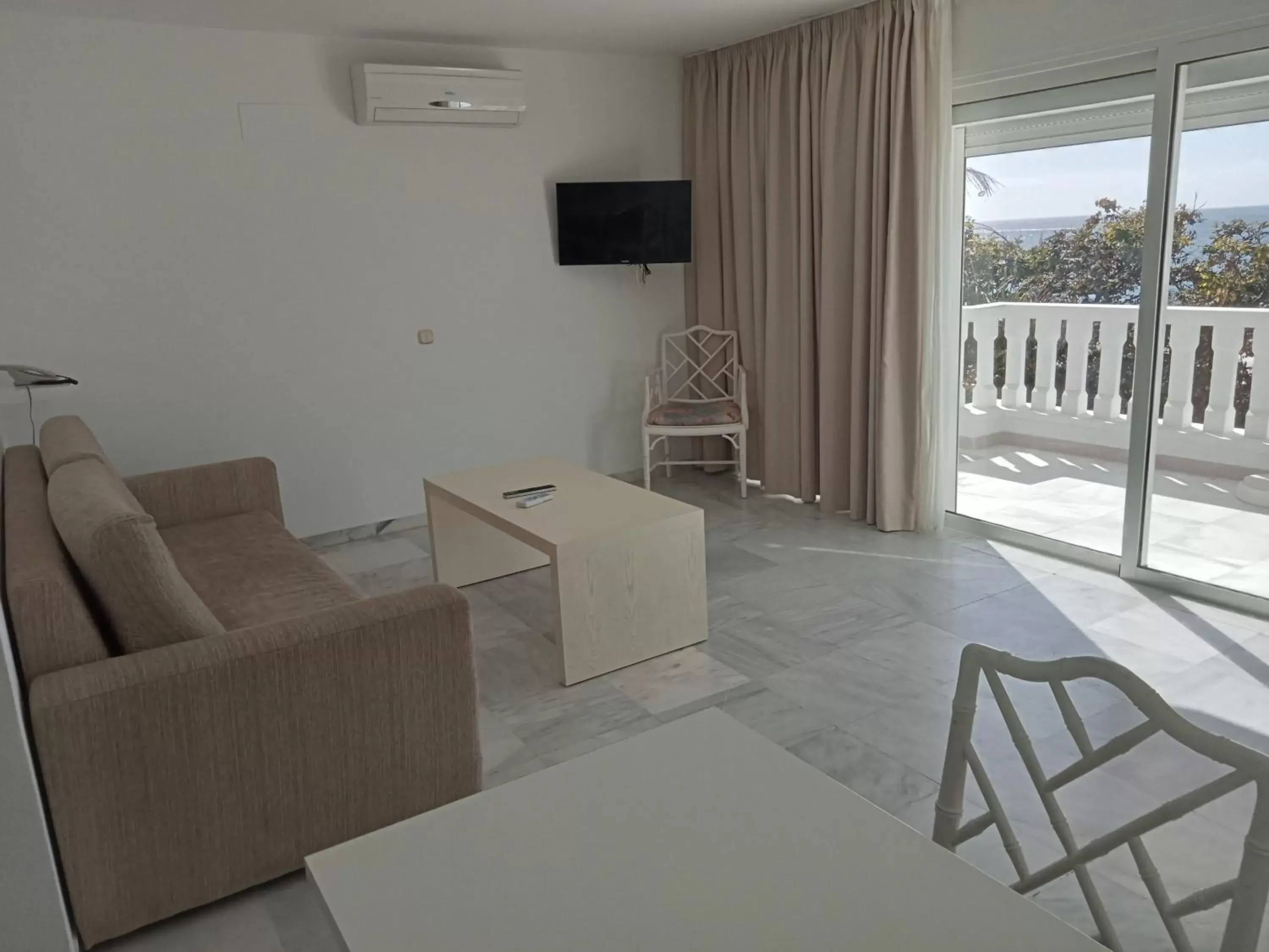 Living room, Seating Area in Lagos de Fañabé Beach Resort