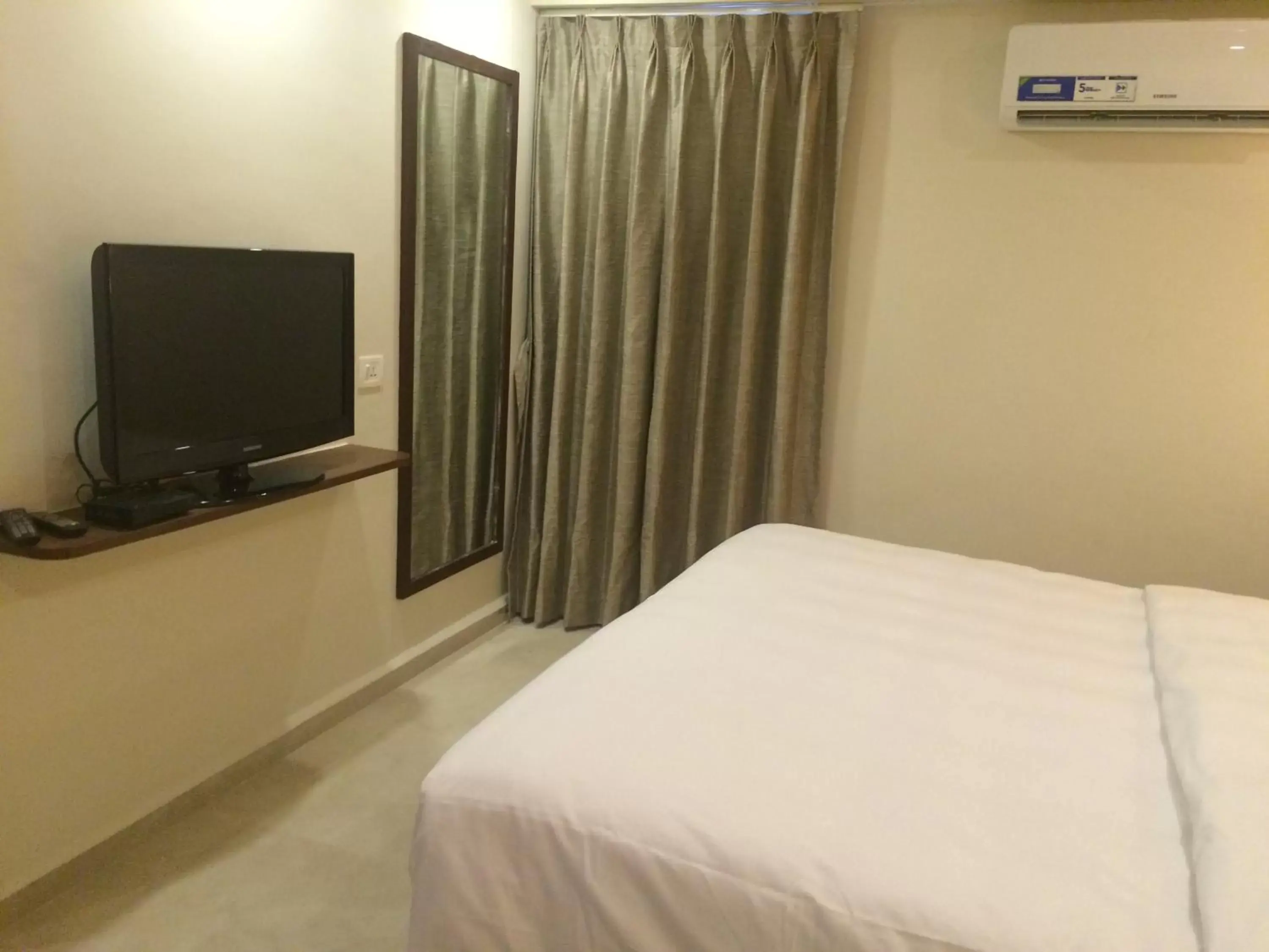 Photo of the whole room, Room Photo in Best Western Alkapuri