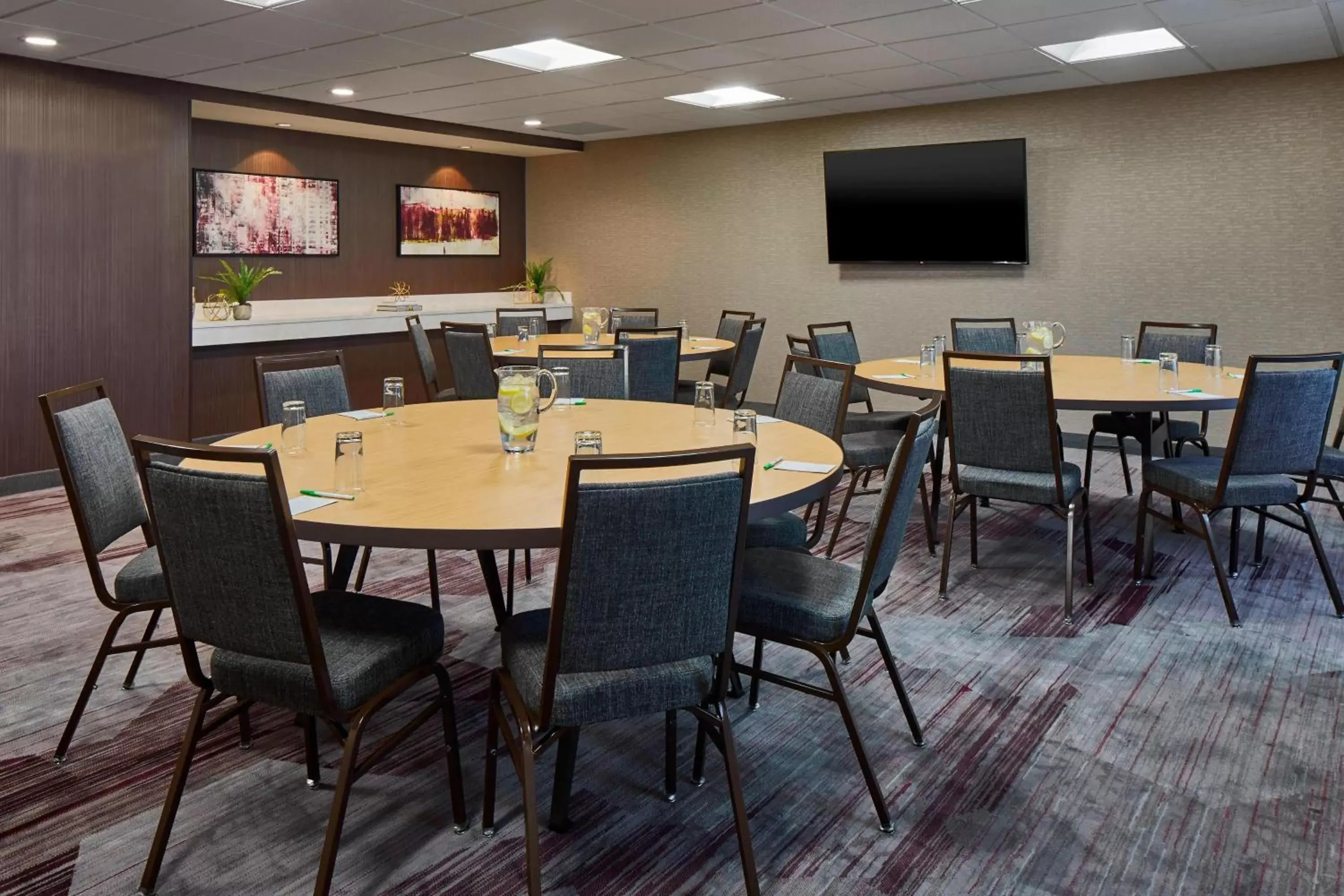 Meeting/conference room in Courtyard by Marriott Albany Thruway