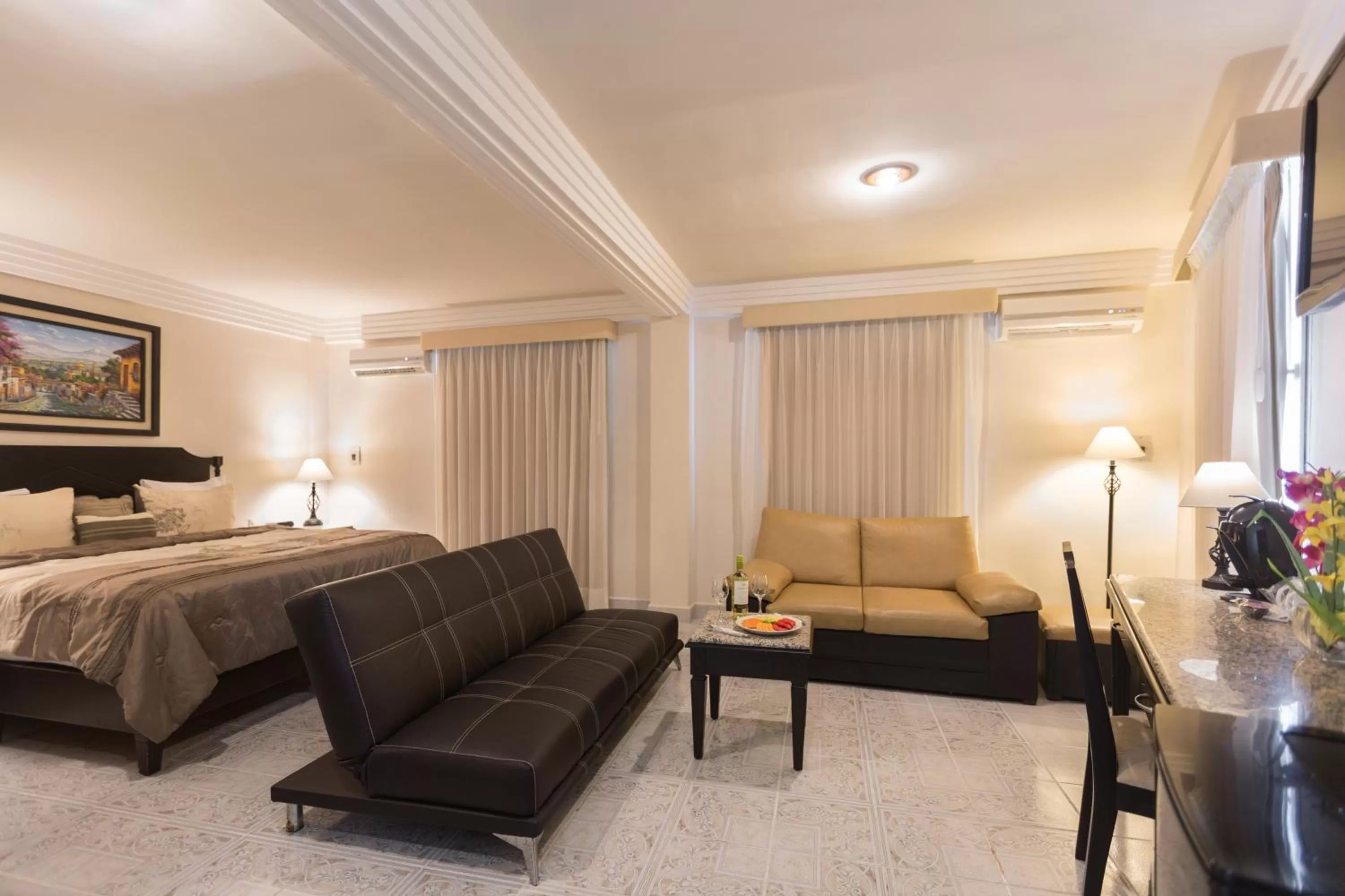 Living room, Bed in Hotel Victoria Merida