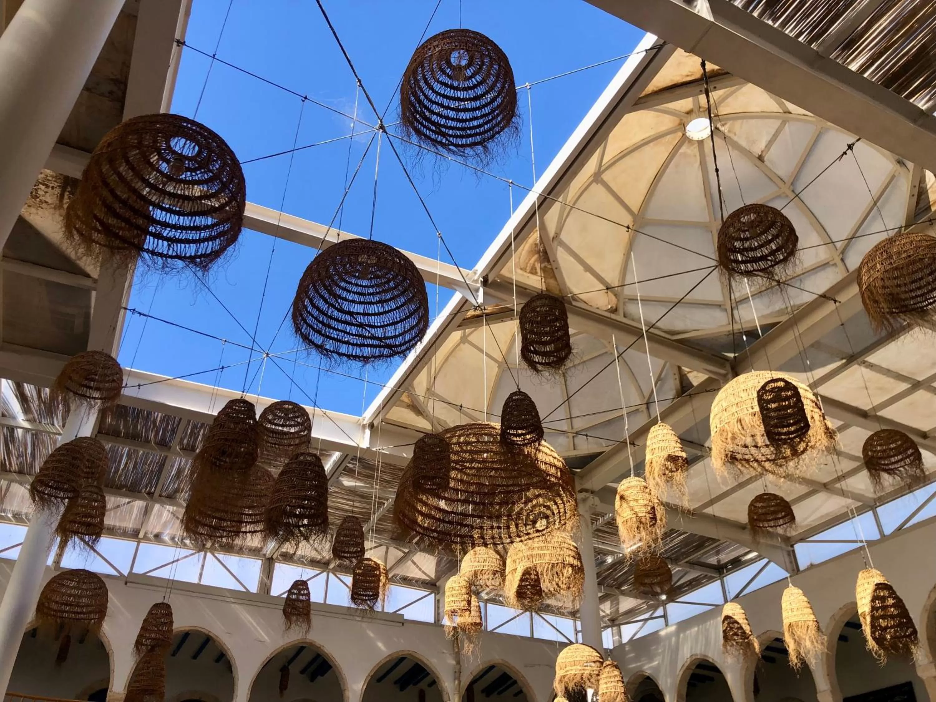 Restaurant/places to eat in Dar Lola