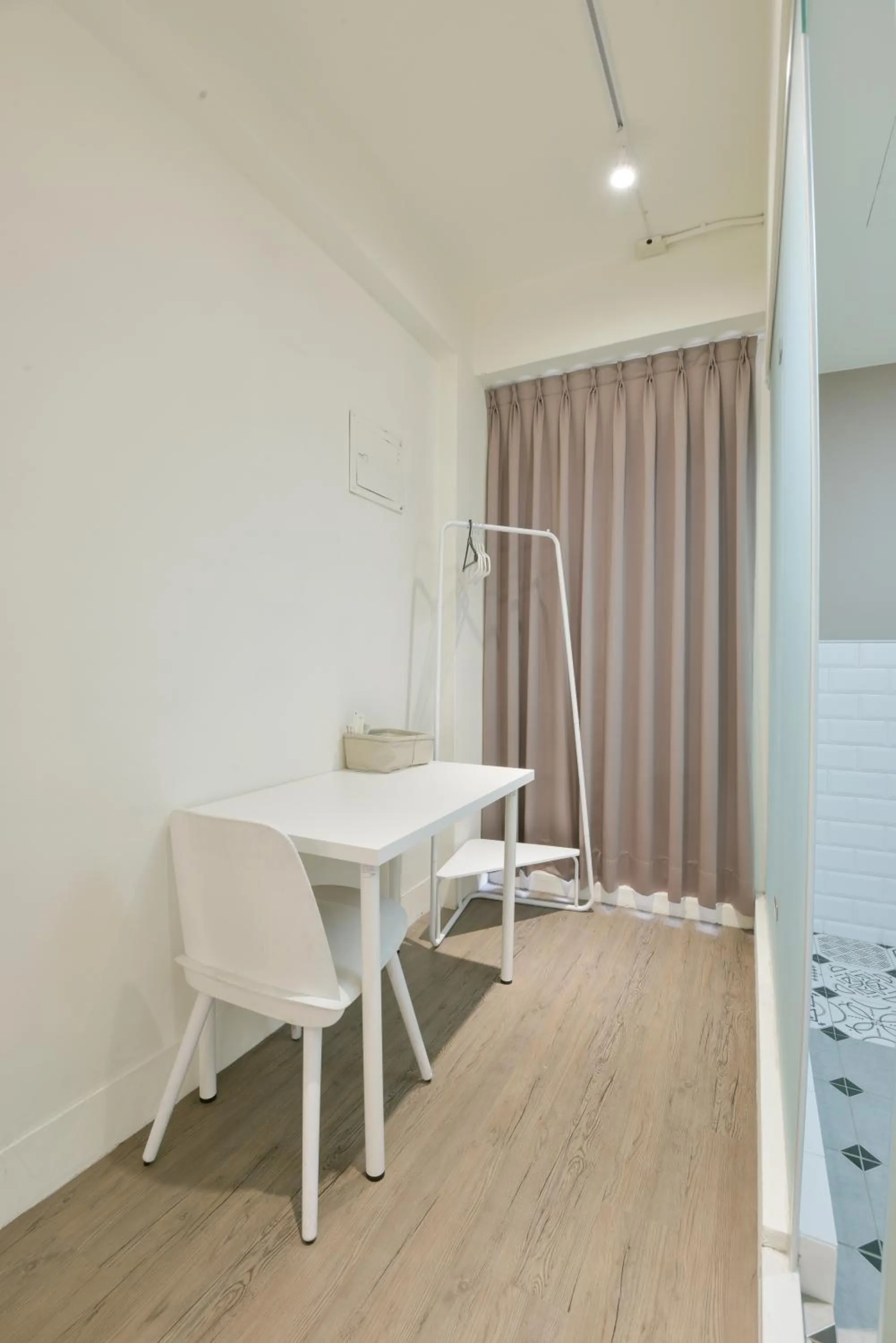 Dining Area in Fengjia Magpie Hostel