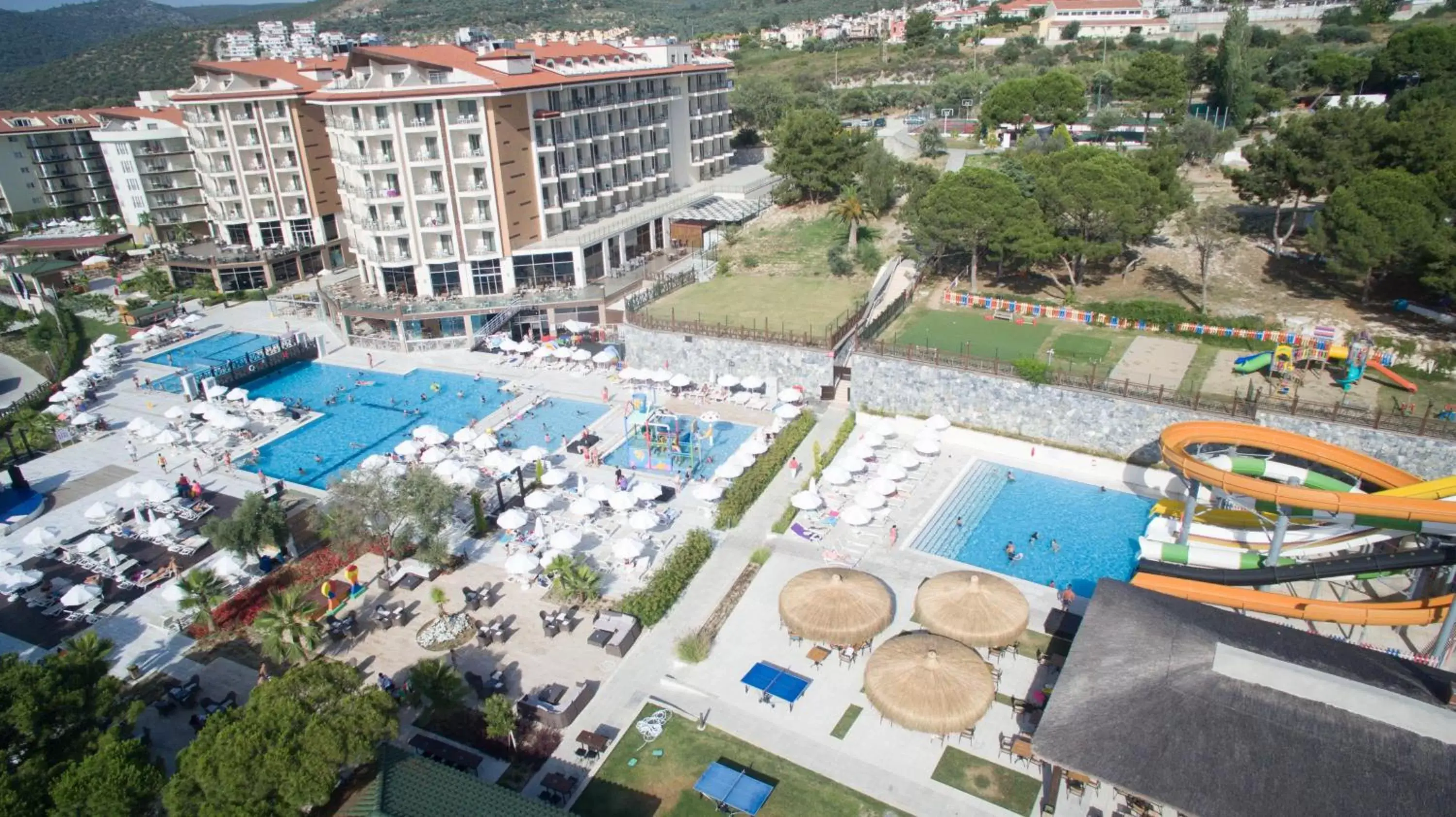 Restaurant/places to eat, Bird's-eye View in Ramada Resort Kusadasi & Golf