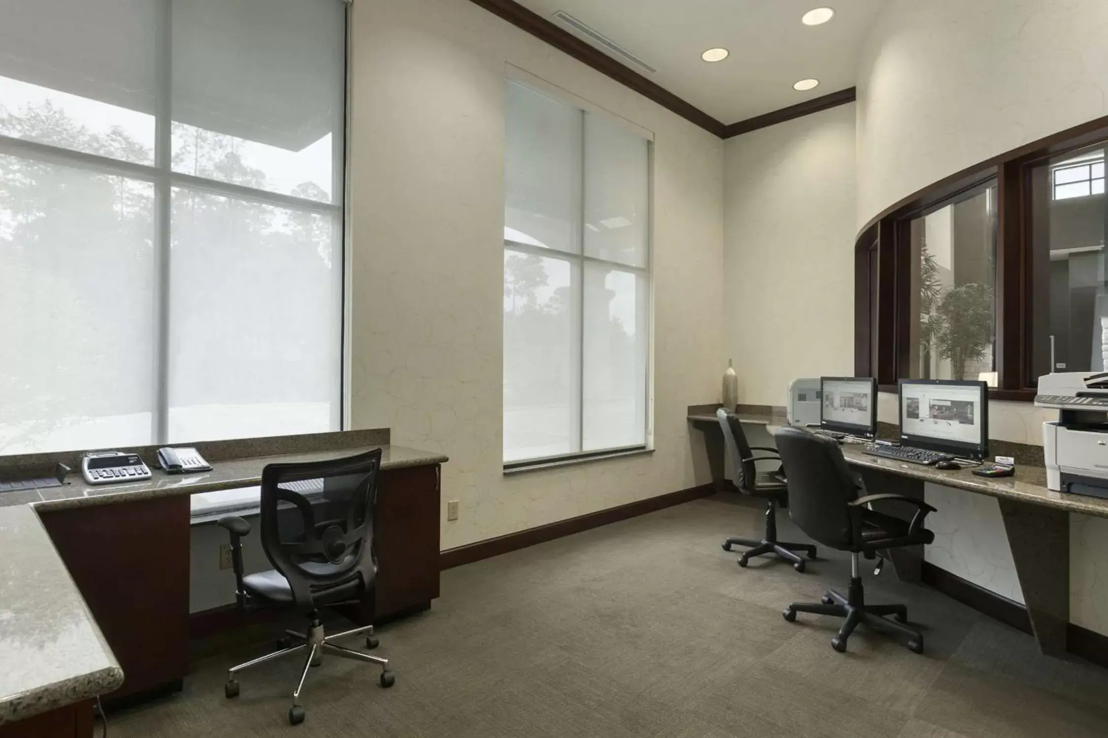Business facilities, Business Area/Conference Room in Embassy Suites Savannah Airport