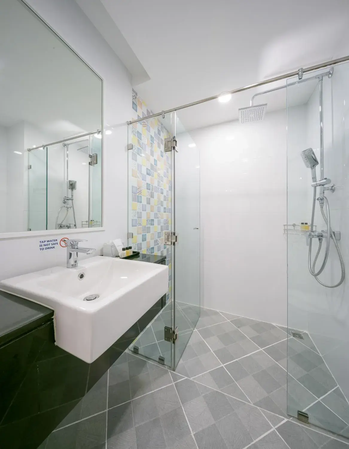 Shower, Bathroom in Prime Square Hotel