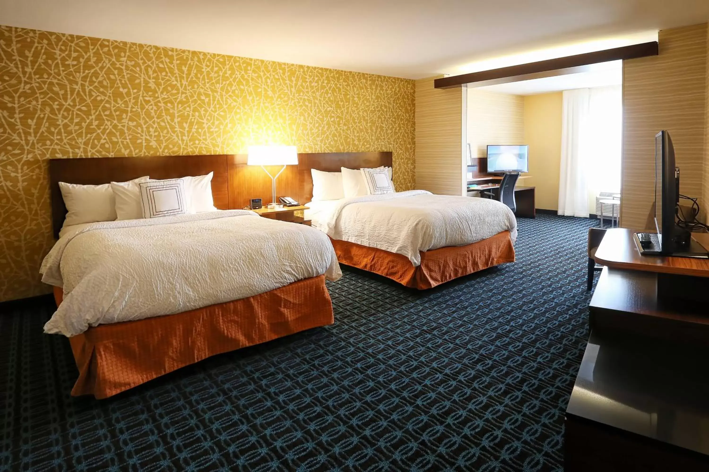 Bedroom, Bed in Fairfield Inn & Suites by Marriott Madison Verona