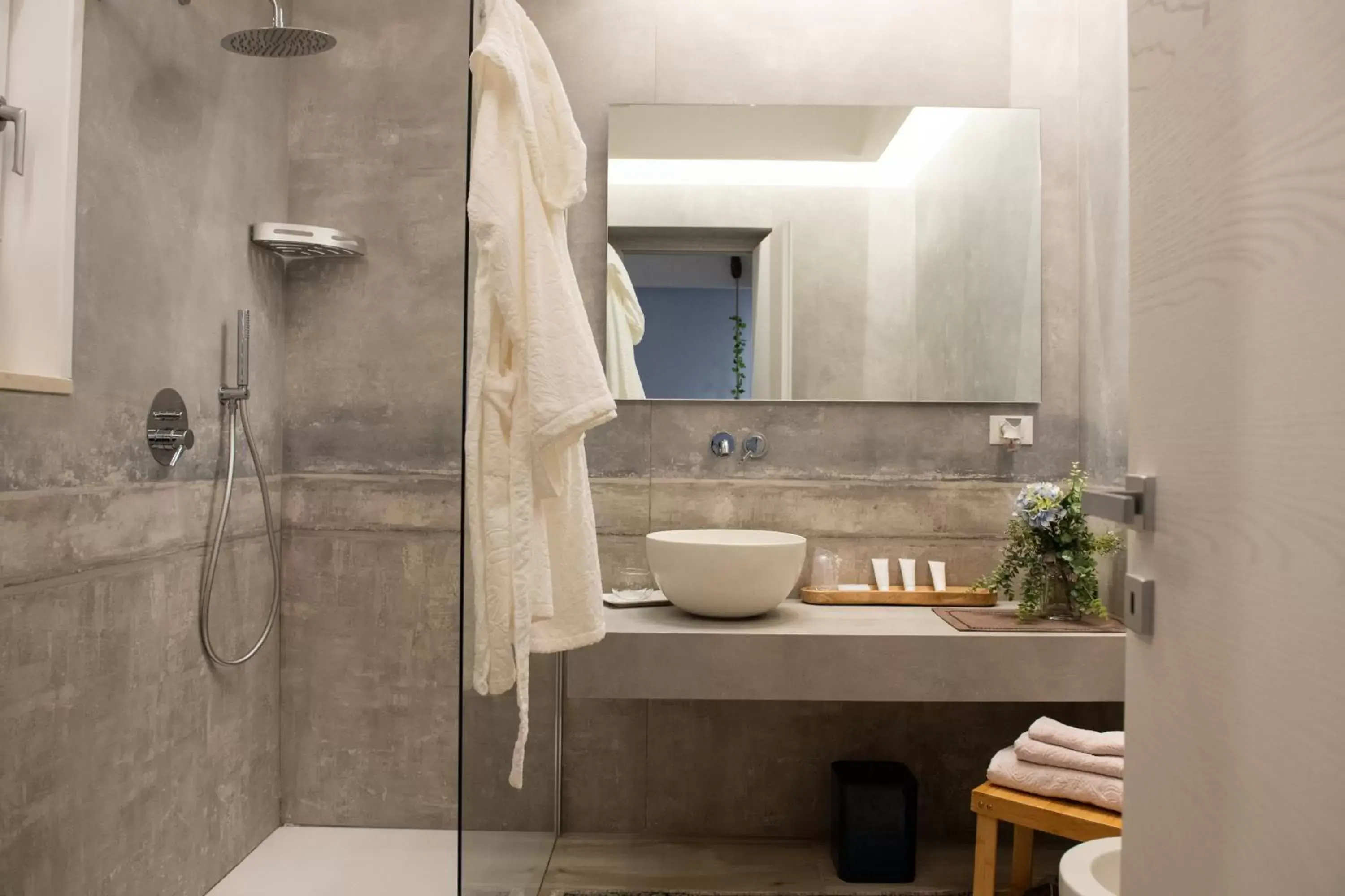 Shower, Bathroom in San Nicolicchio - Luxury Guest House