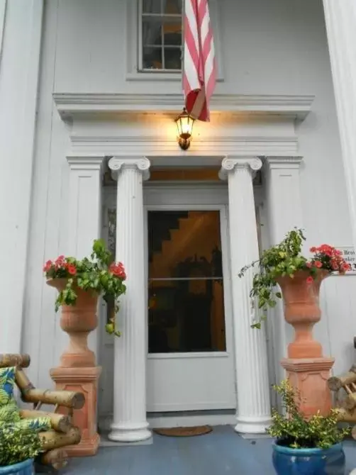 Facade/entrance in House of 1833 Bed and Breakfast