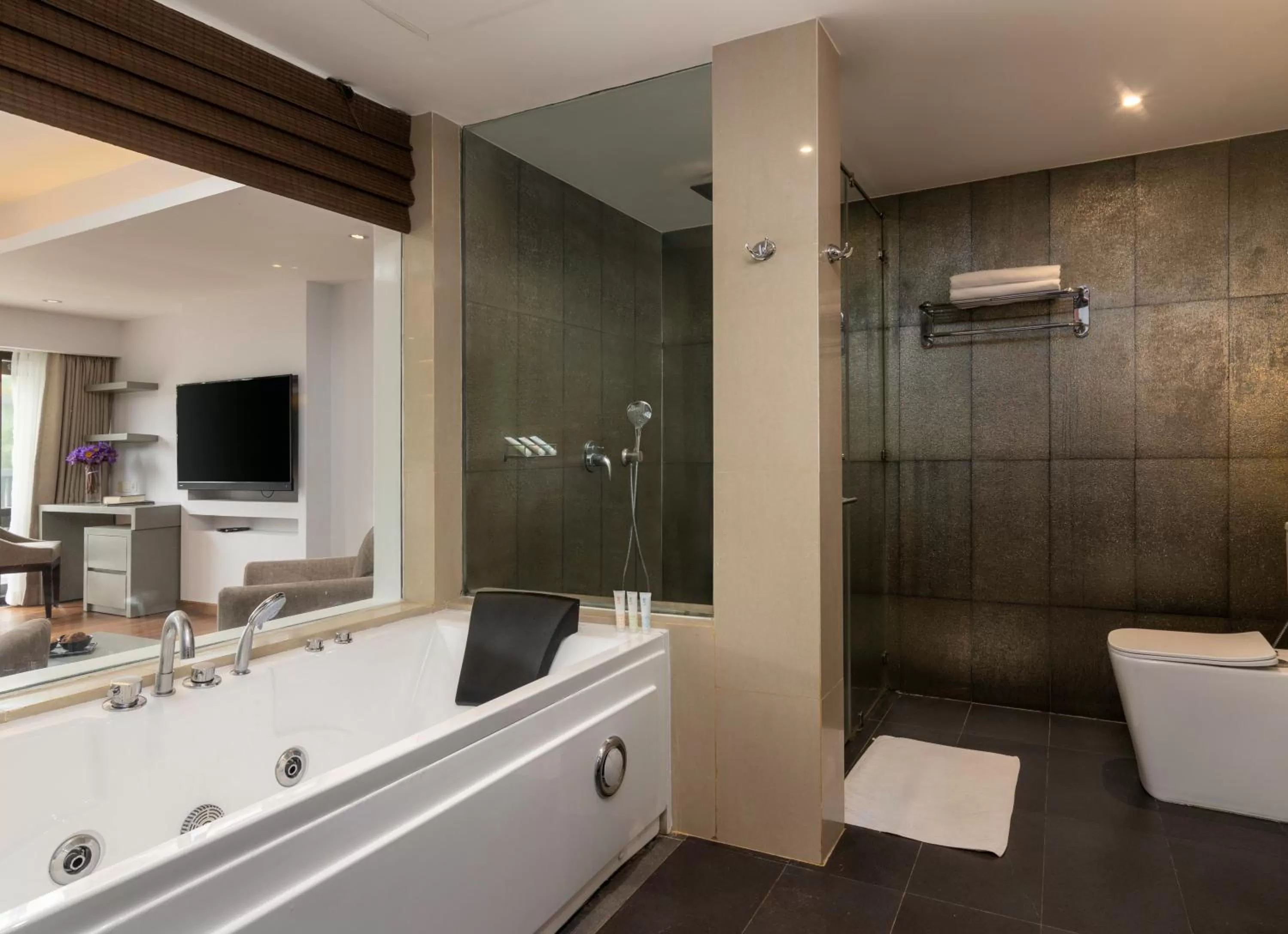 Hot Tub in Thaala Bentota