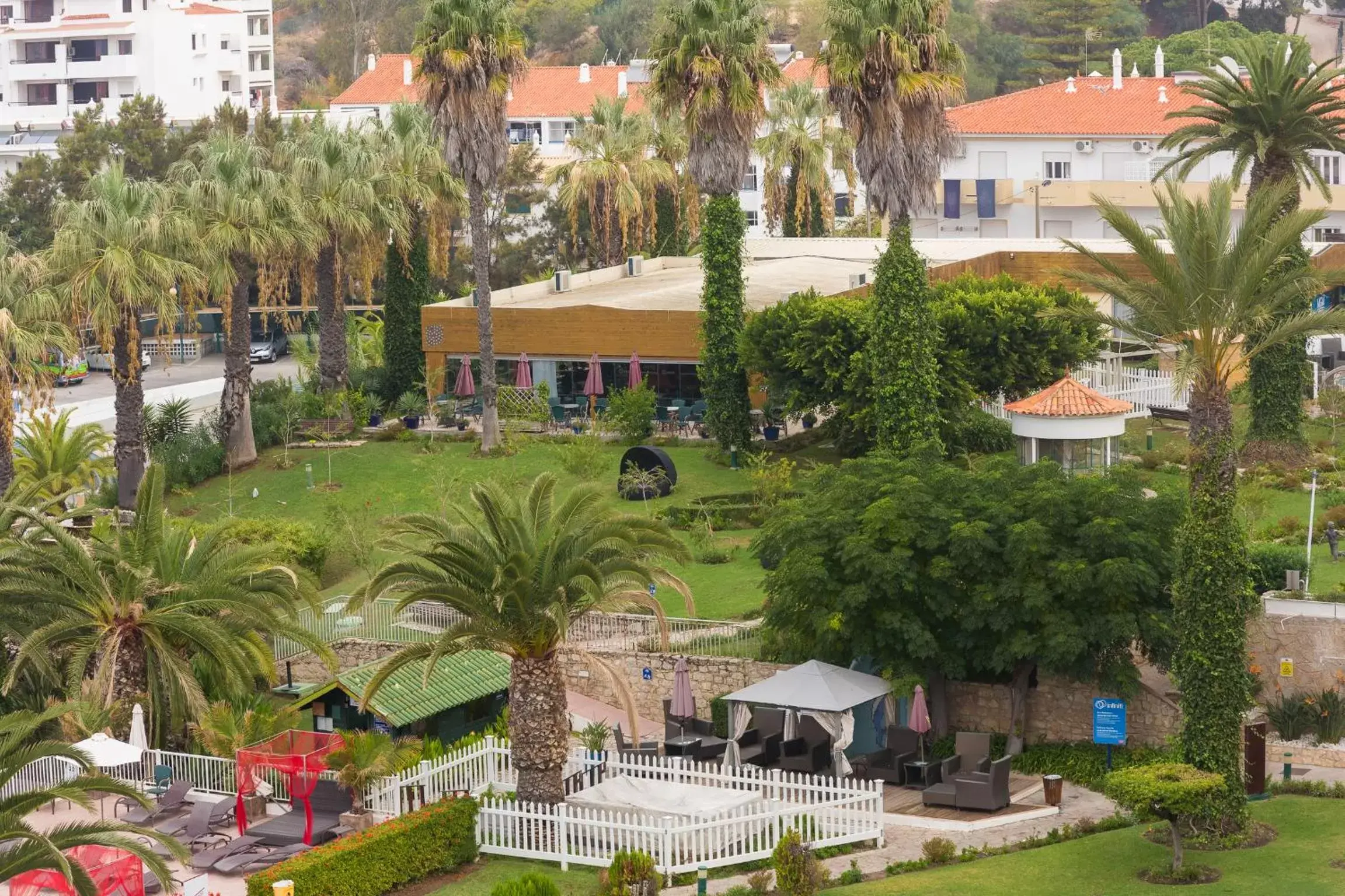 Garden in Muthu Clube Praia da Oura