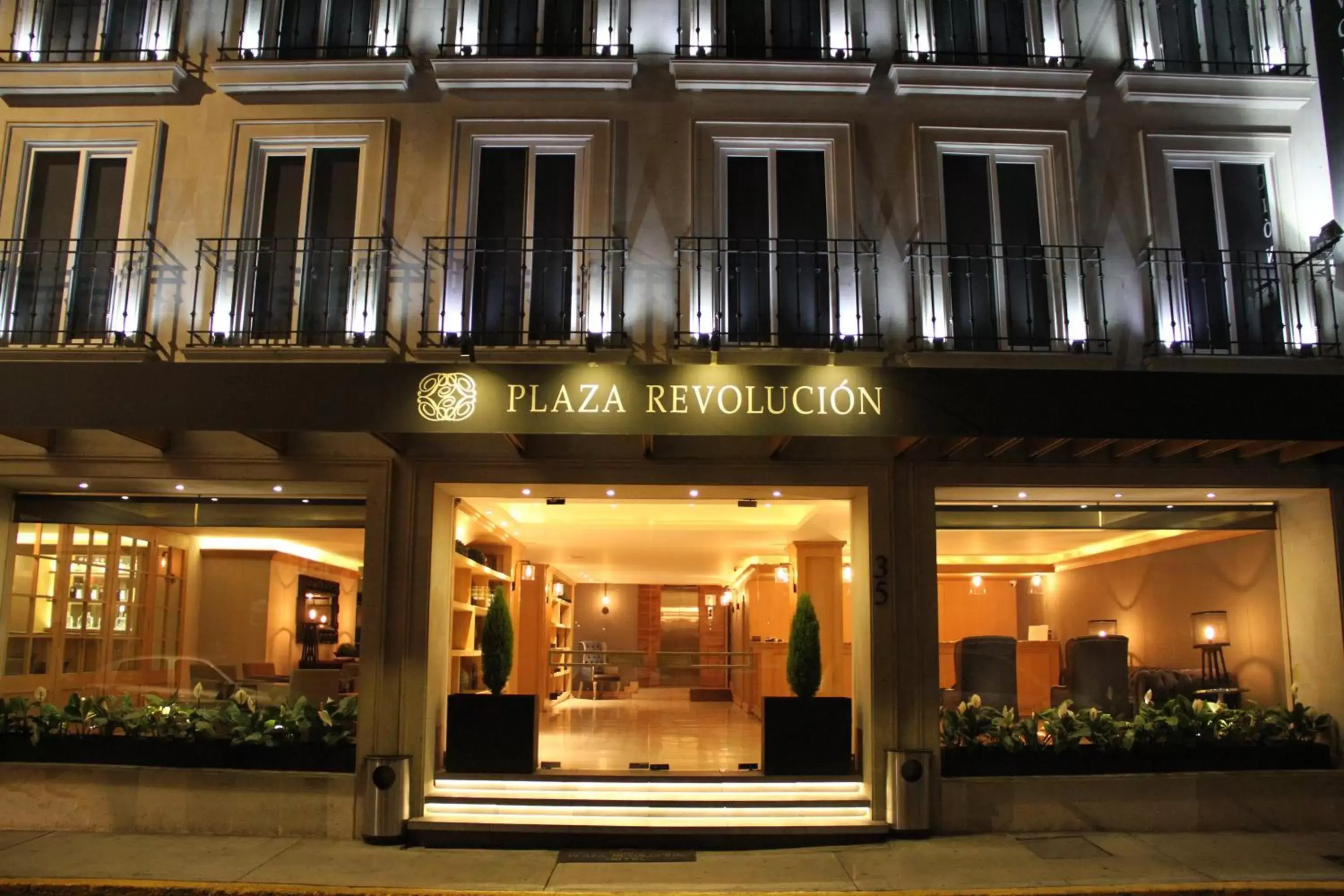 Facade/entrance in Hotel Plaza Revolución