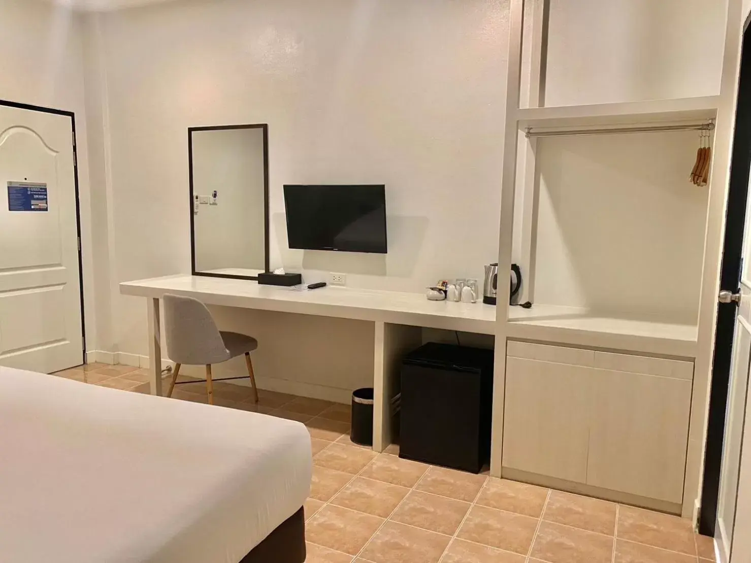 Bedroom, TV/Entertainment Center in Amata Patong