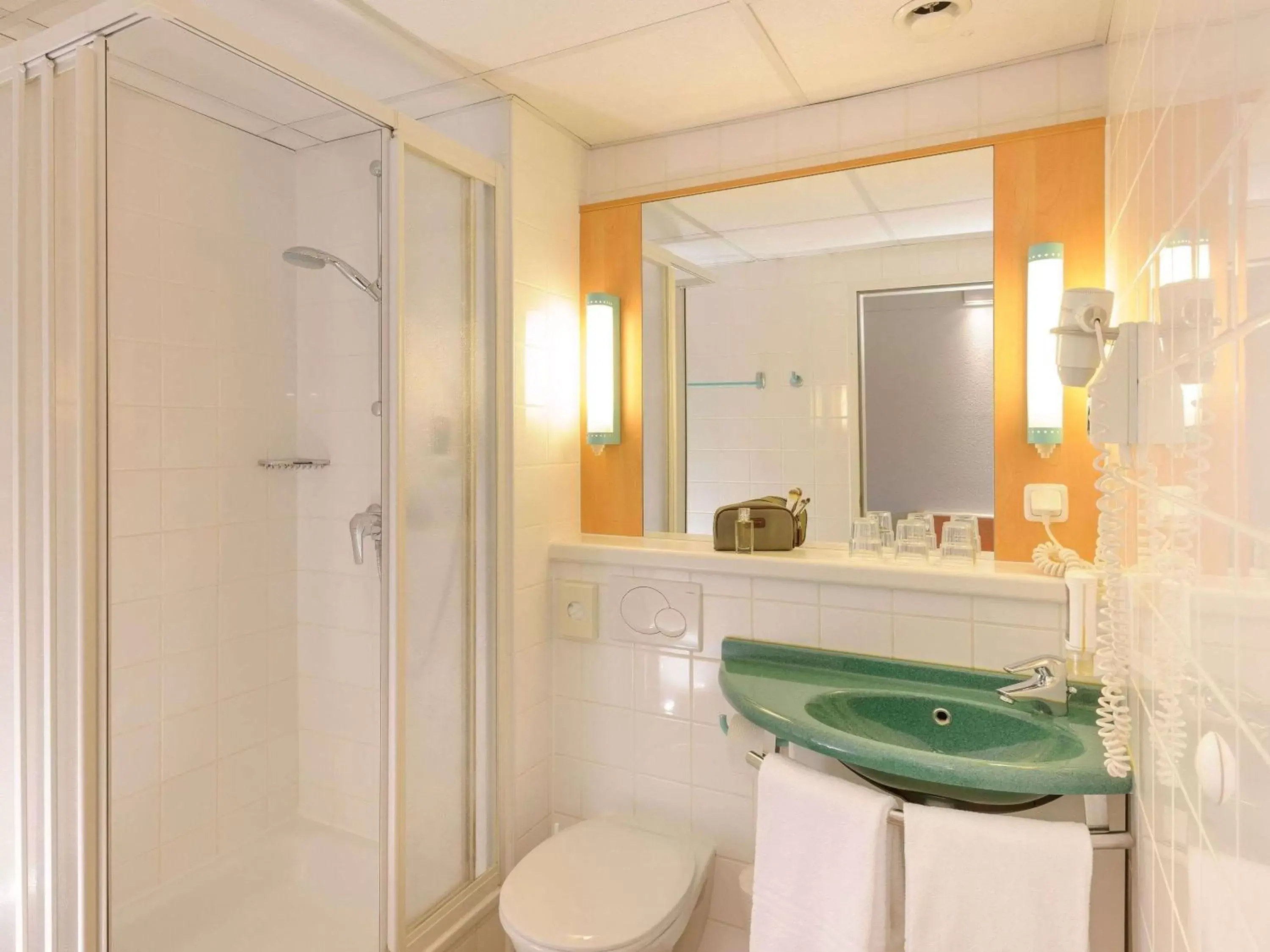Photo of the whole room, Bathroom in Ibis Wien Mariahilf