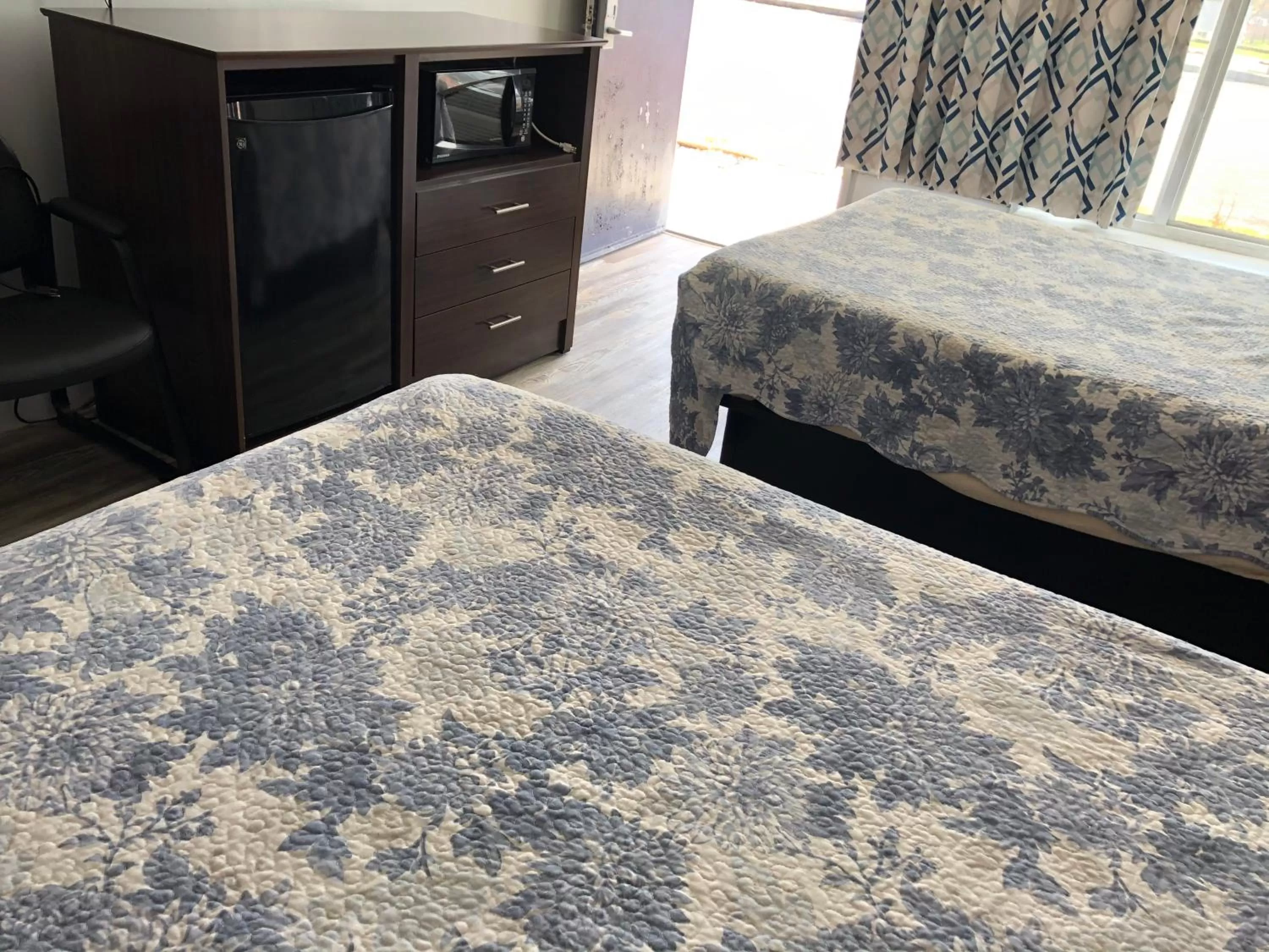 Bed in Budget Inn Express Bristol