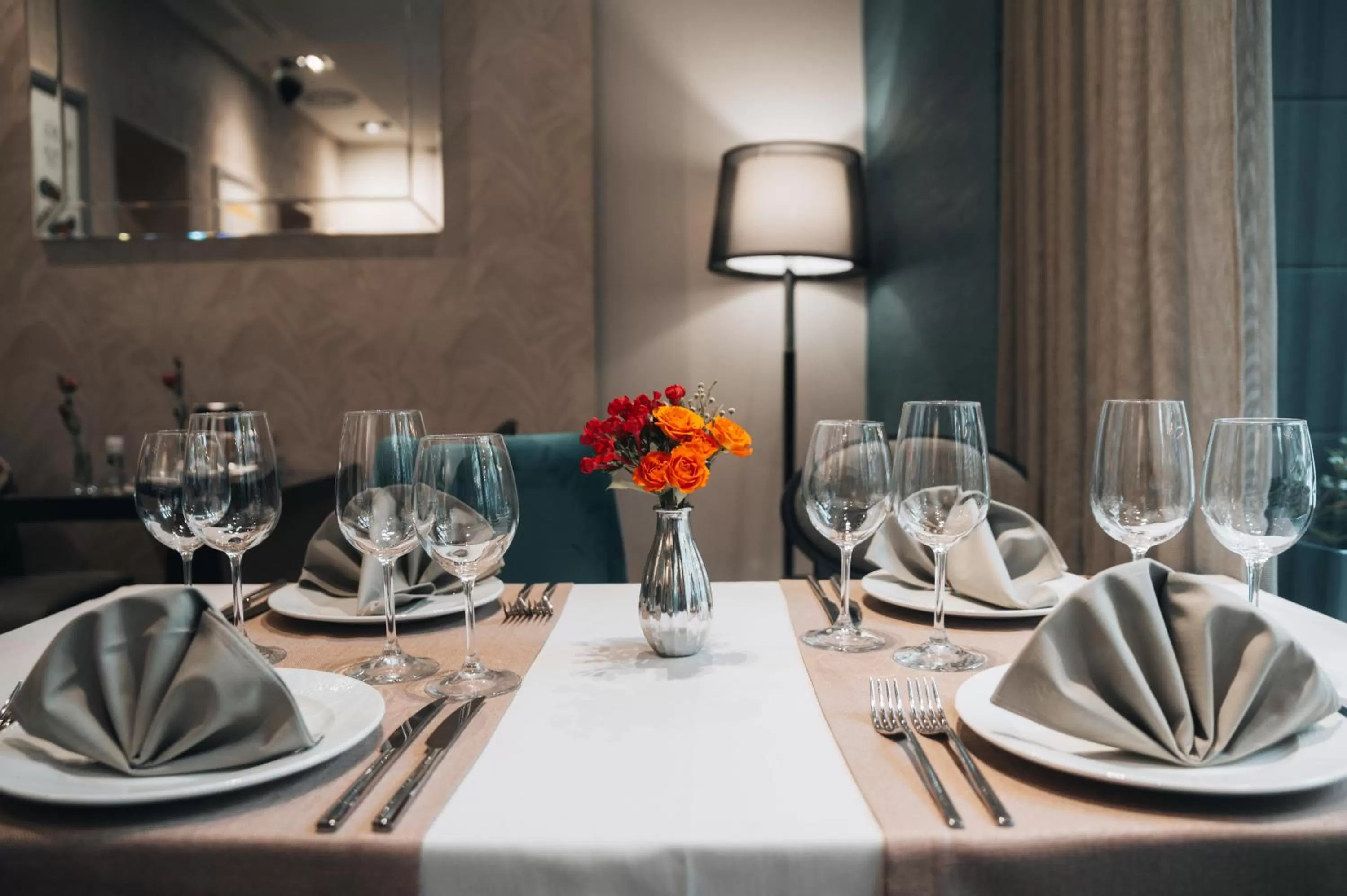 Restaurant/places to eat in Boutique Hotel Townhouse 27