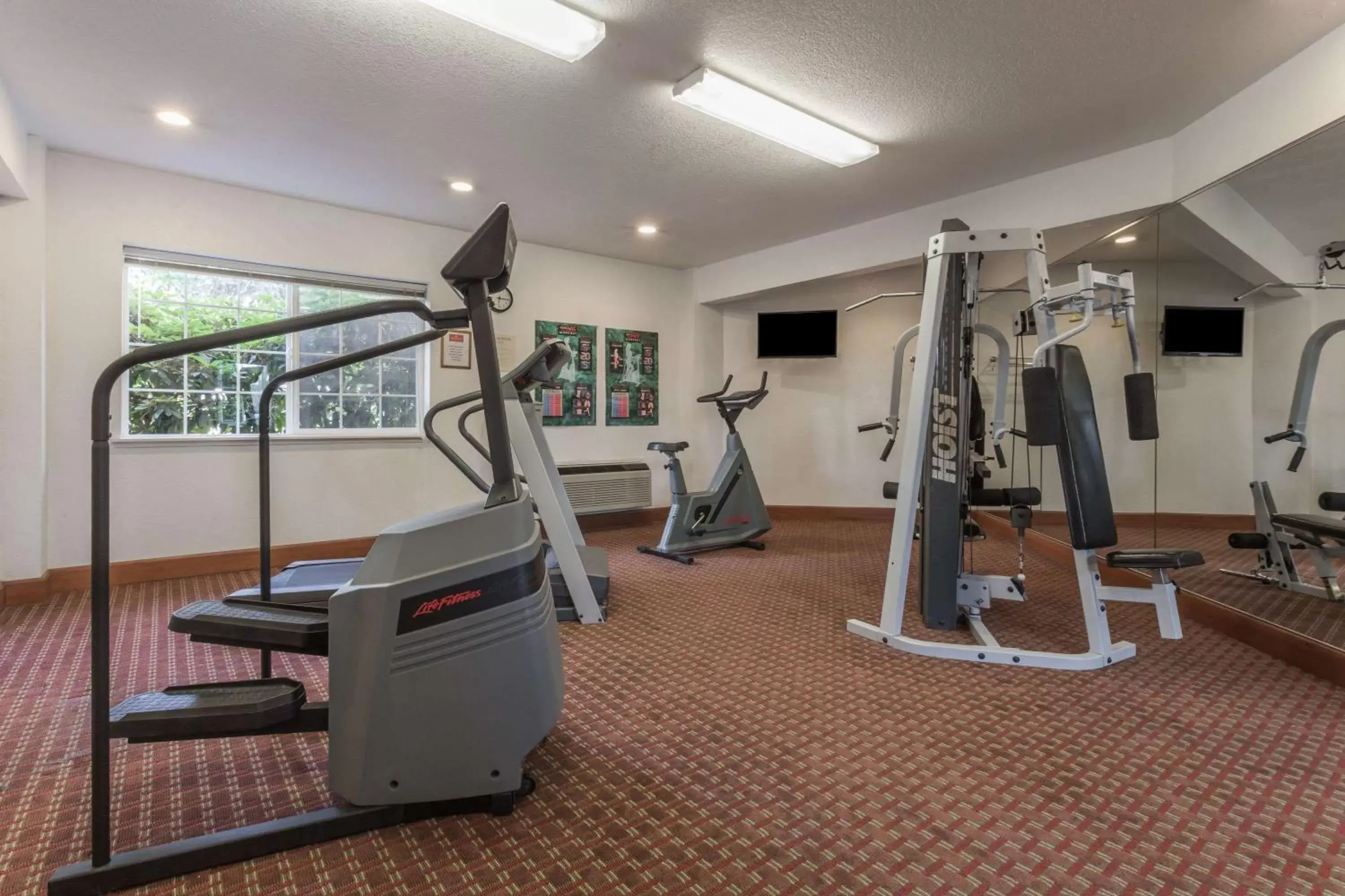 Fitness centre/facilities, Fitness Center/Facilities in Ramada by Wyndham Portland
