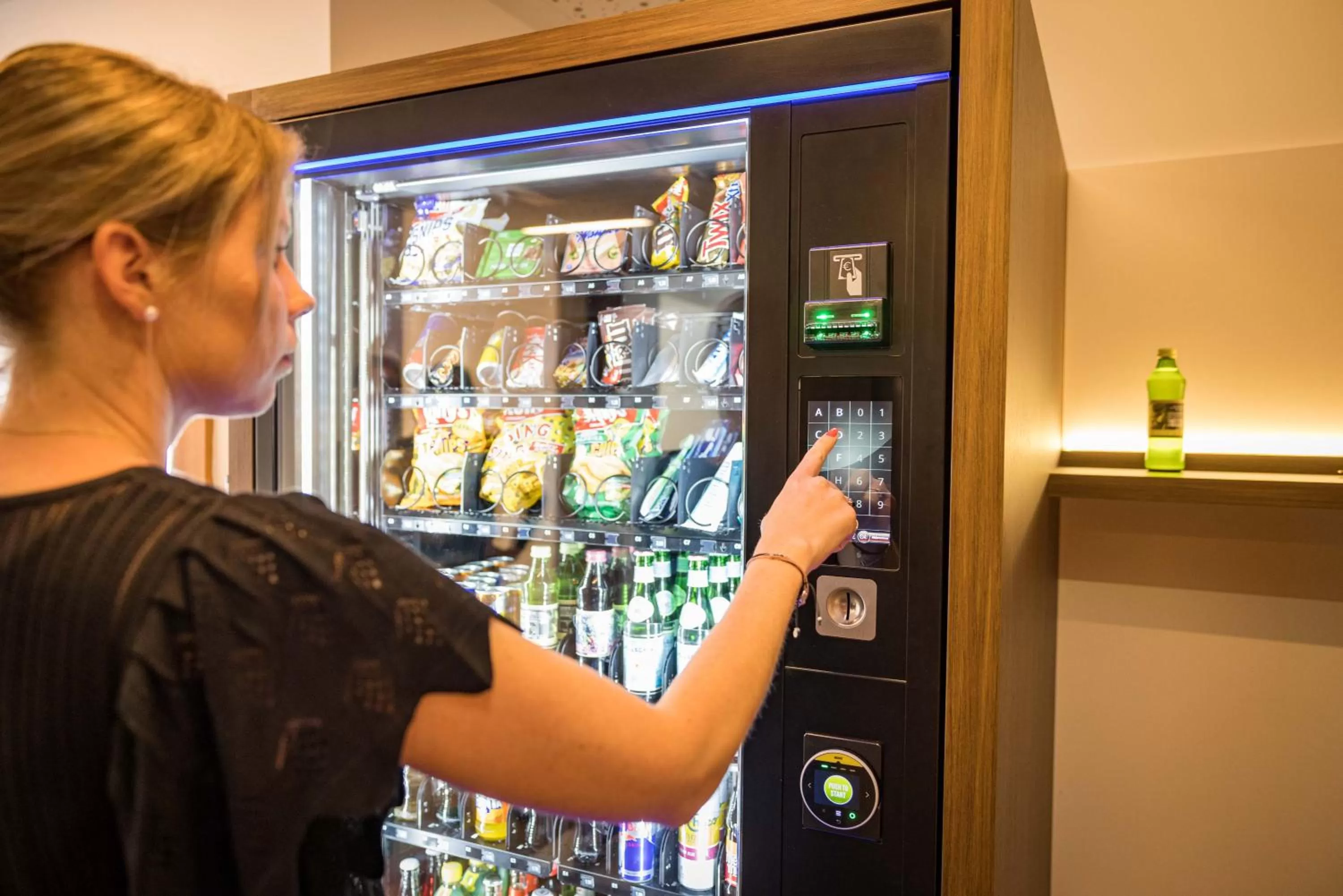 Shopping Area in Hotel Edlingerwirt - Sauna & Golfsimulator inklusive