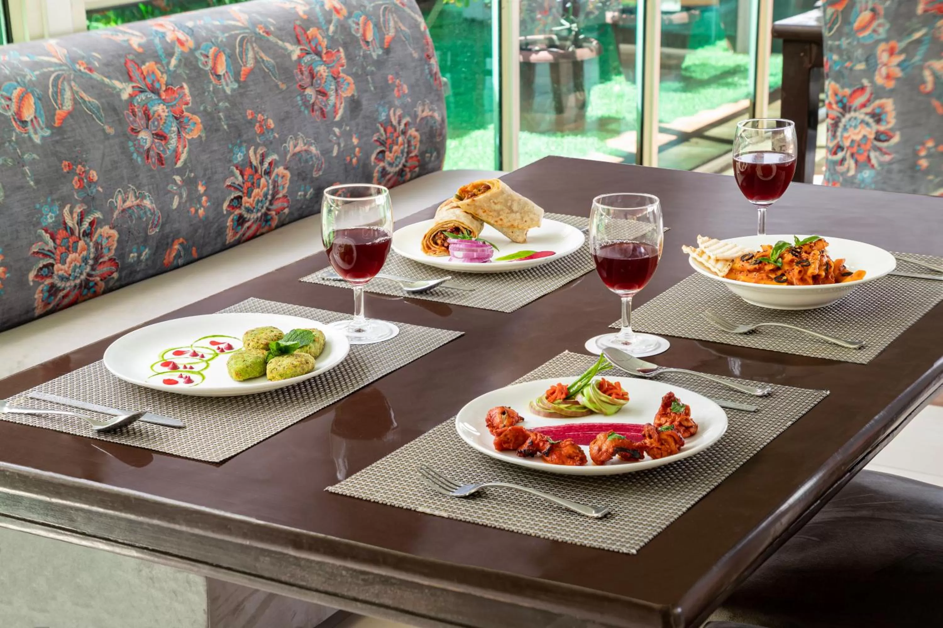 Food and drinks in Country Inn Maple Resort Chail