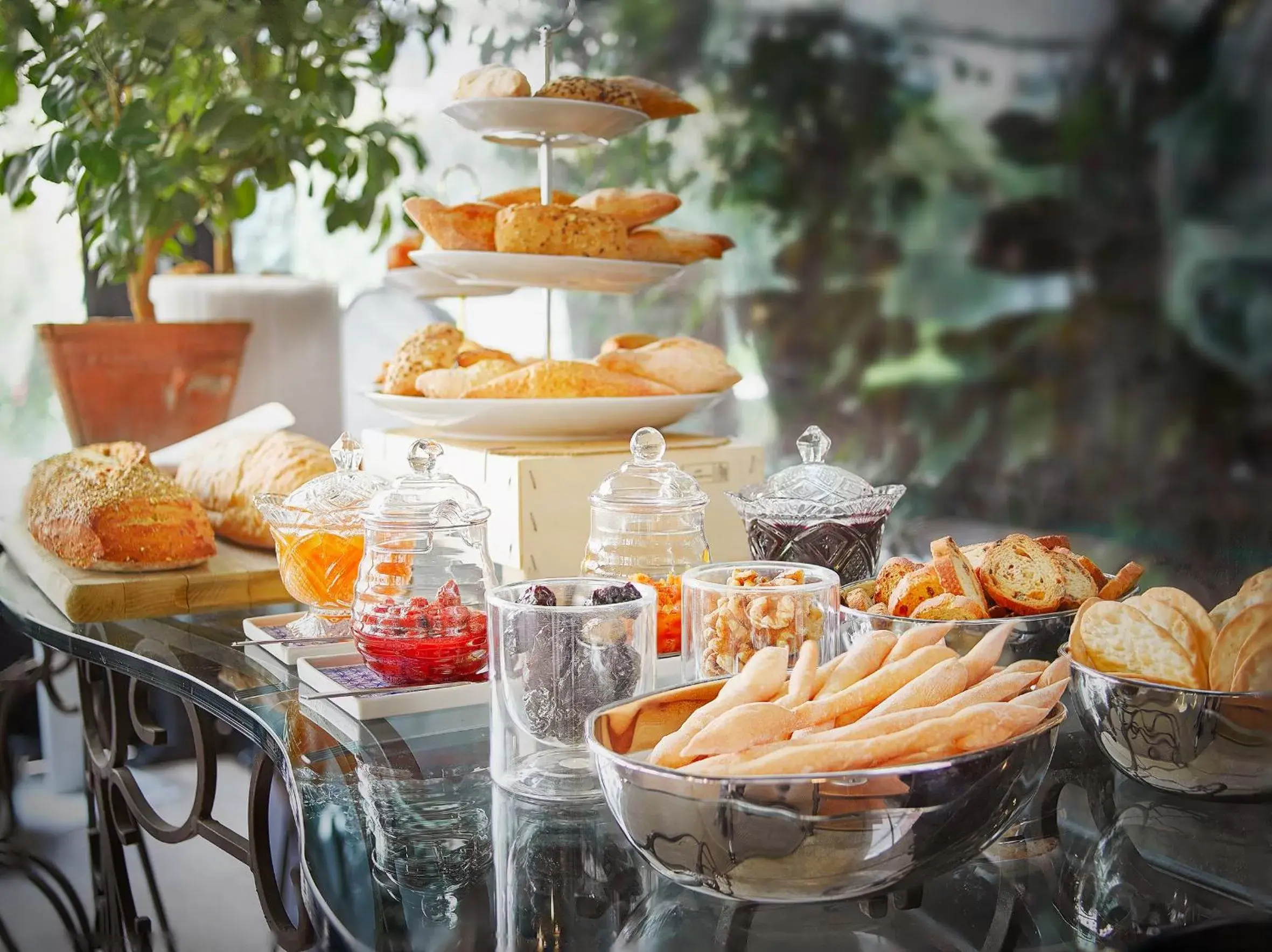 Buffet breakfast, Food in Hotel Único Madrid, Small Luxury Hotels