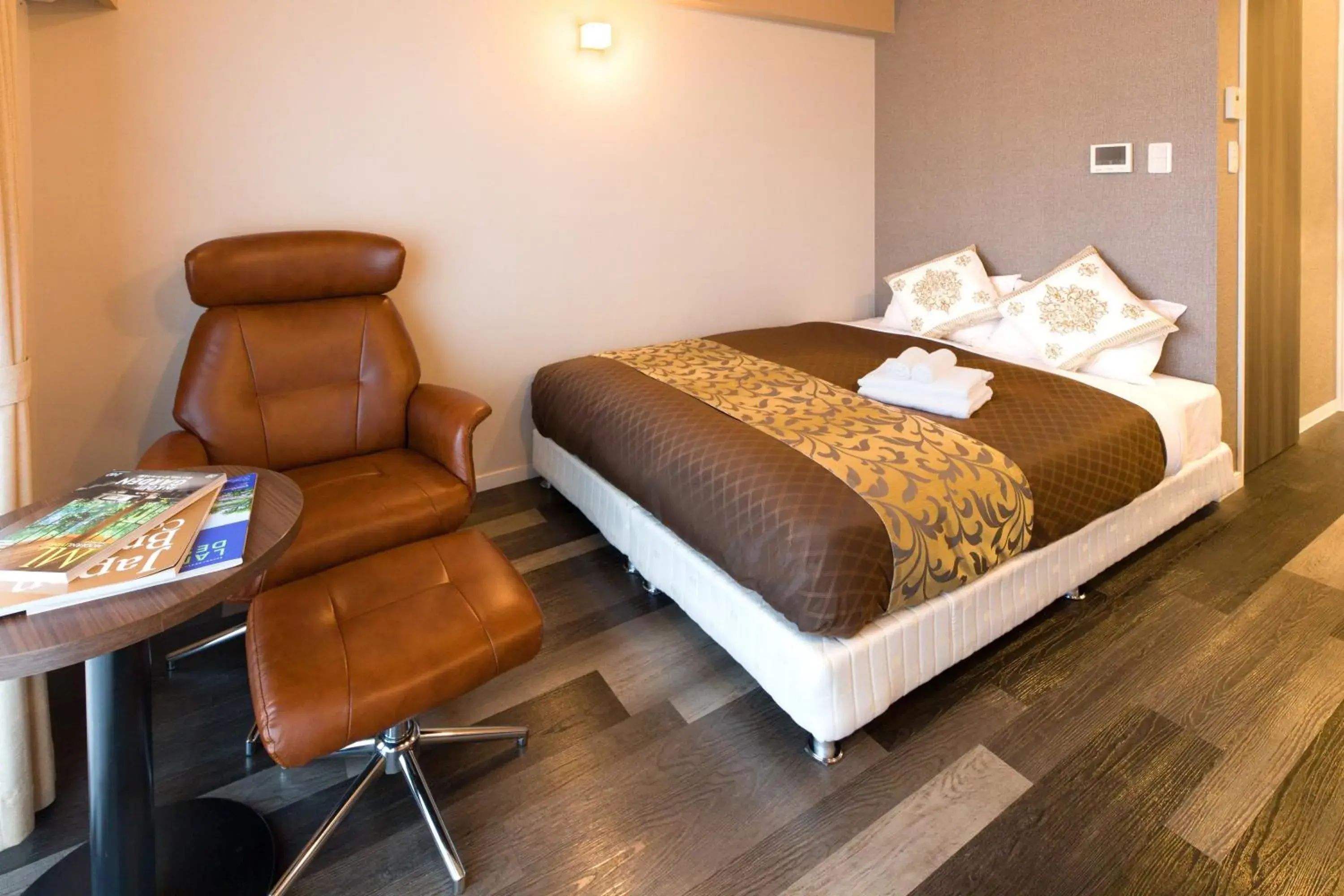 Bed in Mr. Kinjo in Asahibashi Station