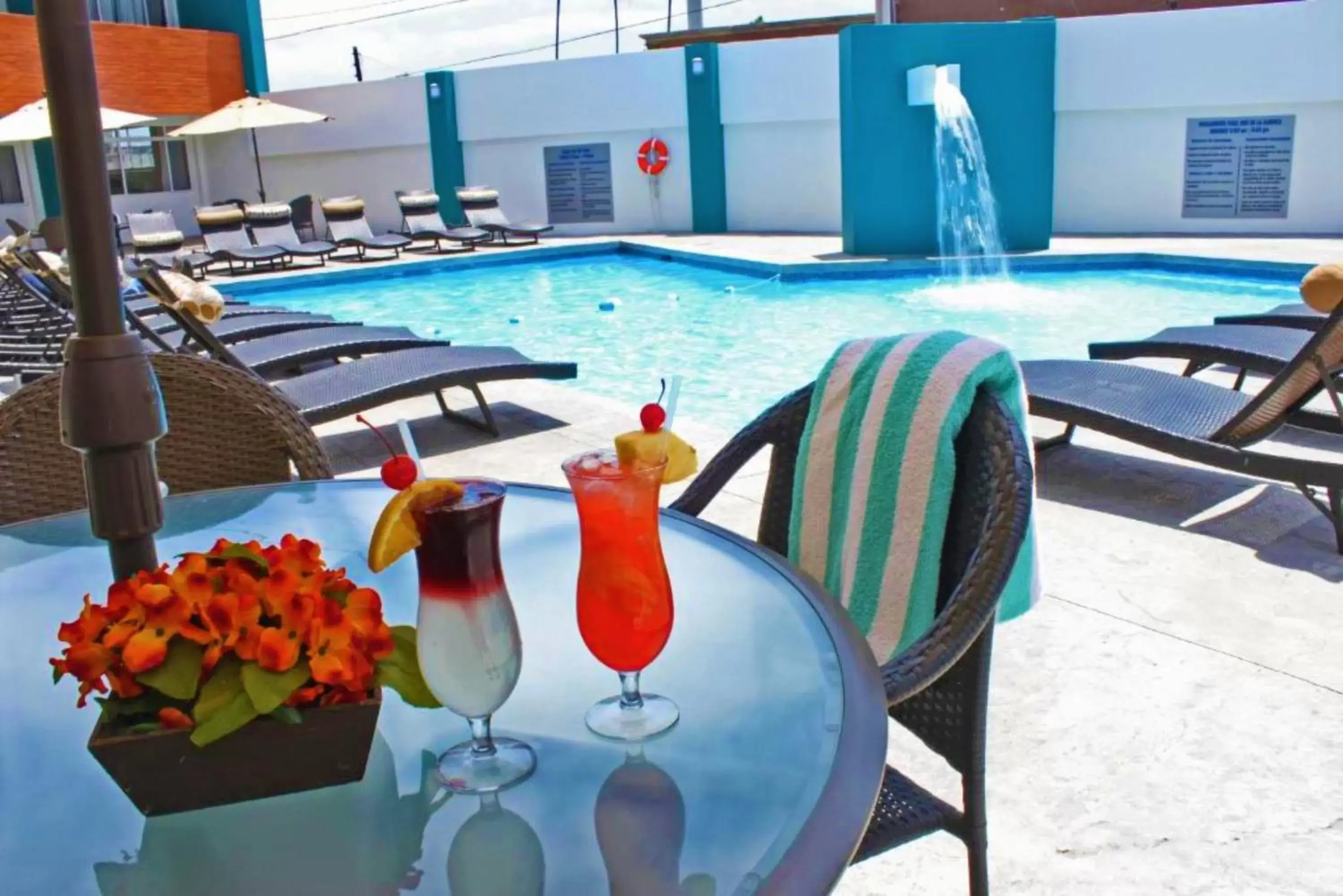 Swimming Pool in Baja Inn Hoteles Ensenada