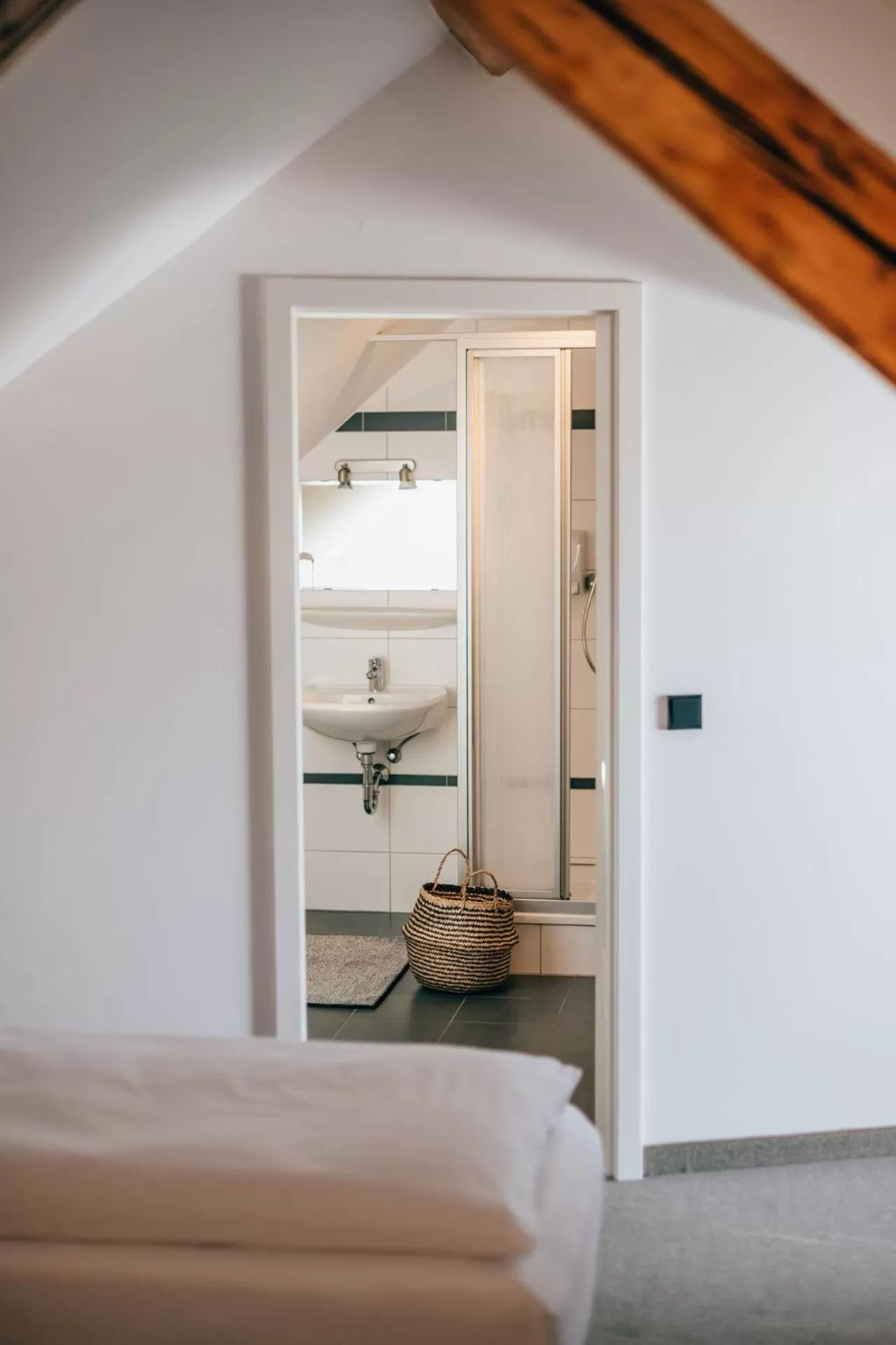 Bathroom, Bed in Hotel Andres