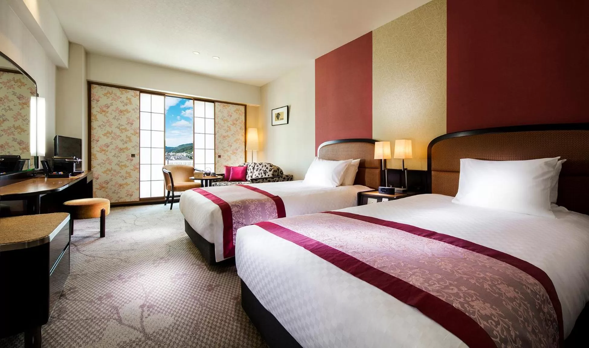 Photo of the whole room, Bed in RIHGA Royal Hotel Kyoto