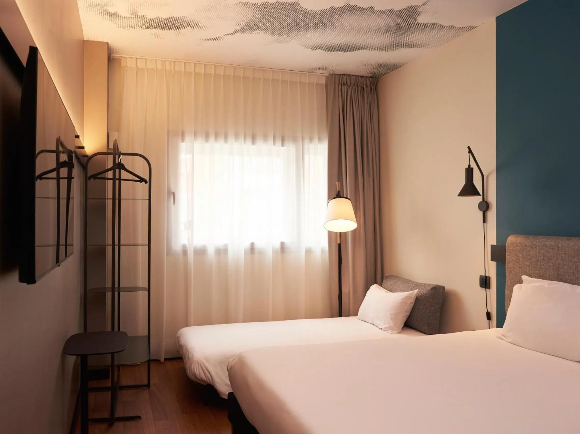 Bed in Ibis Madrid Aeropuerto Barajas