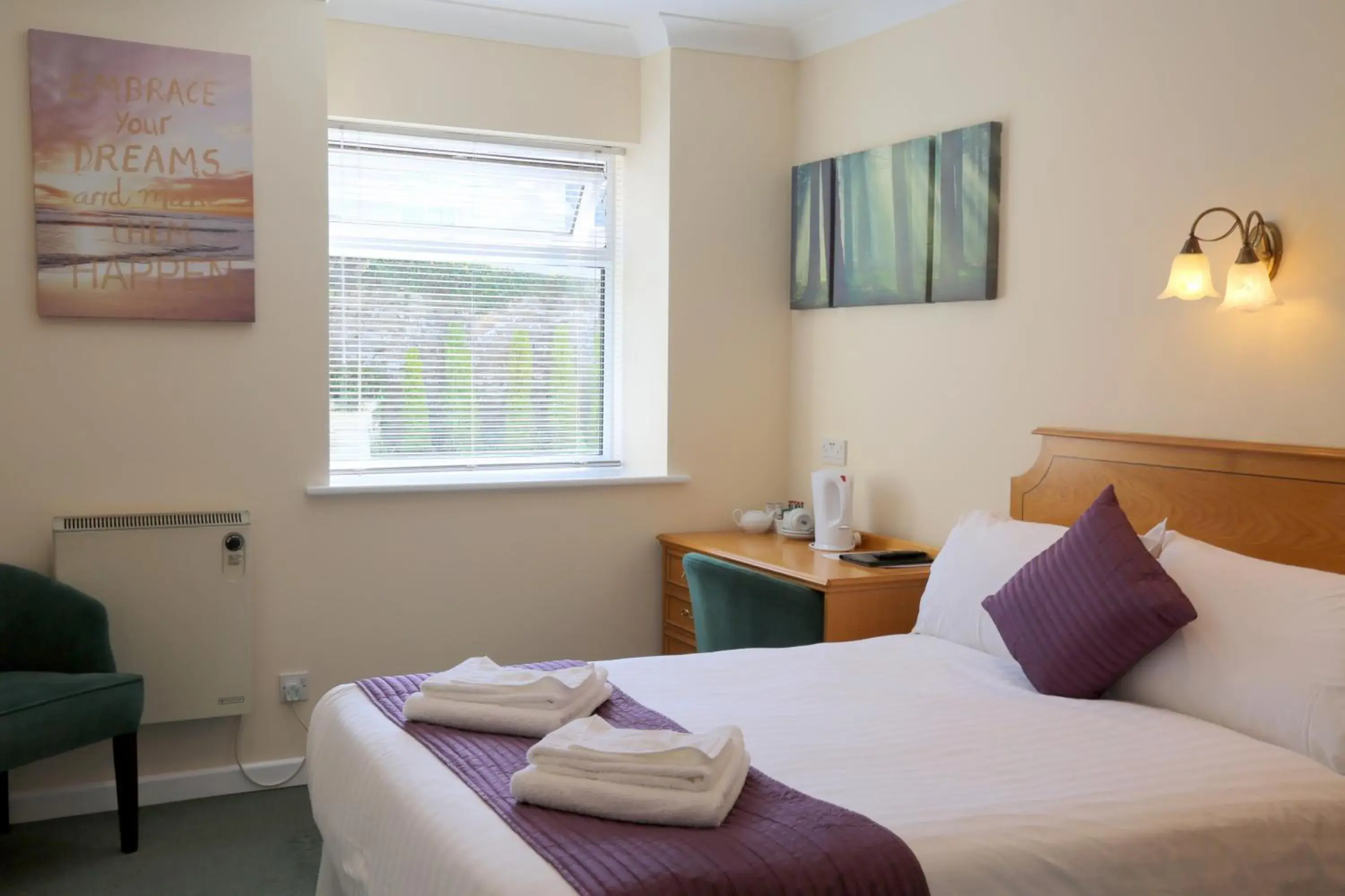 Bedroom, Bed in Westberry Hotel