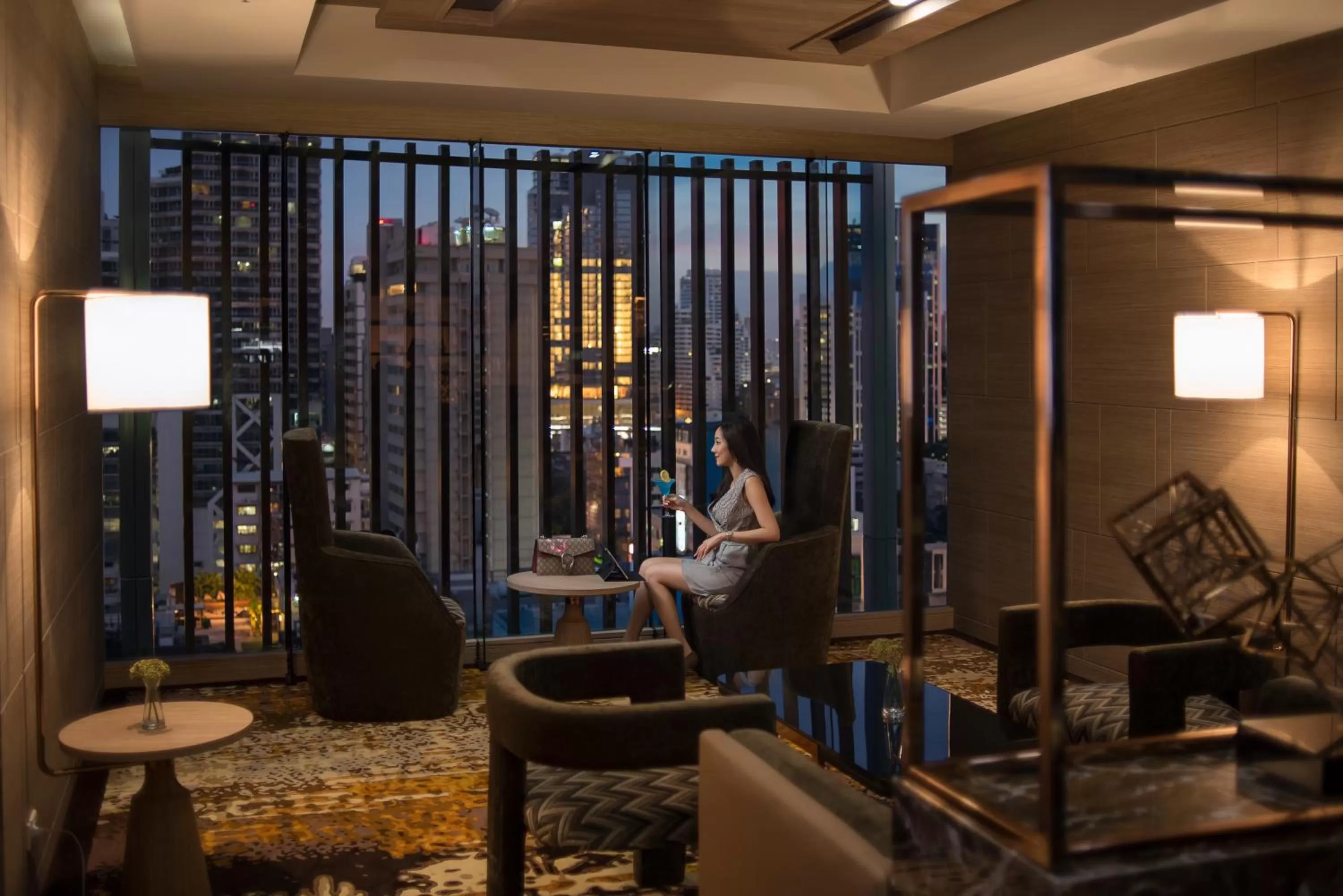 Lounge or bar in Solitaire Bangkok Sukhumvit 11