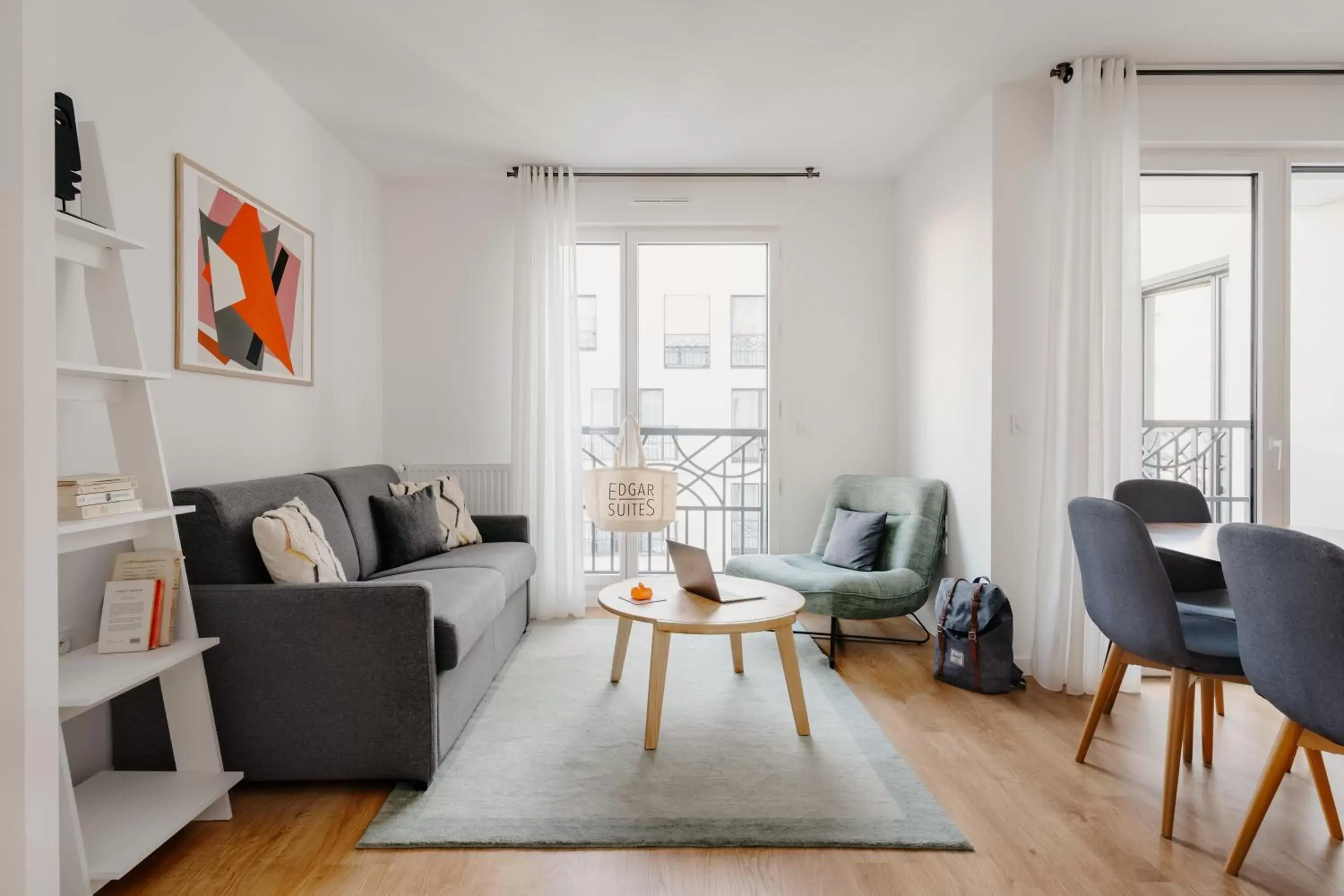 Living room, Seating Area in Edgar Suites Châtillon