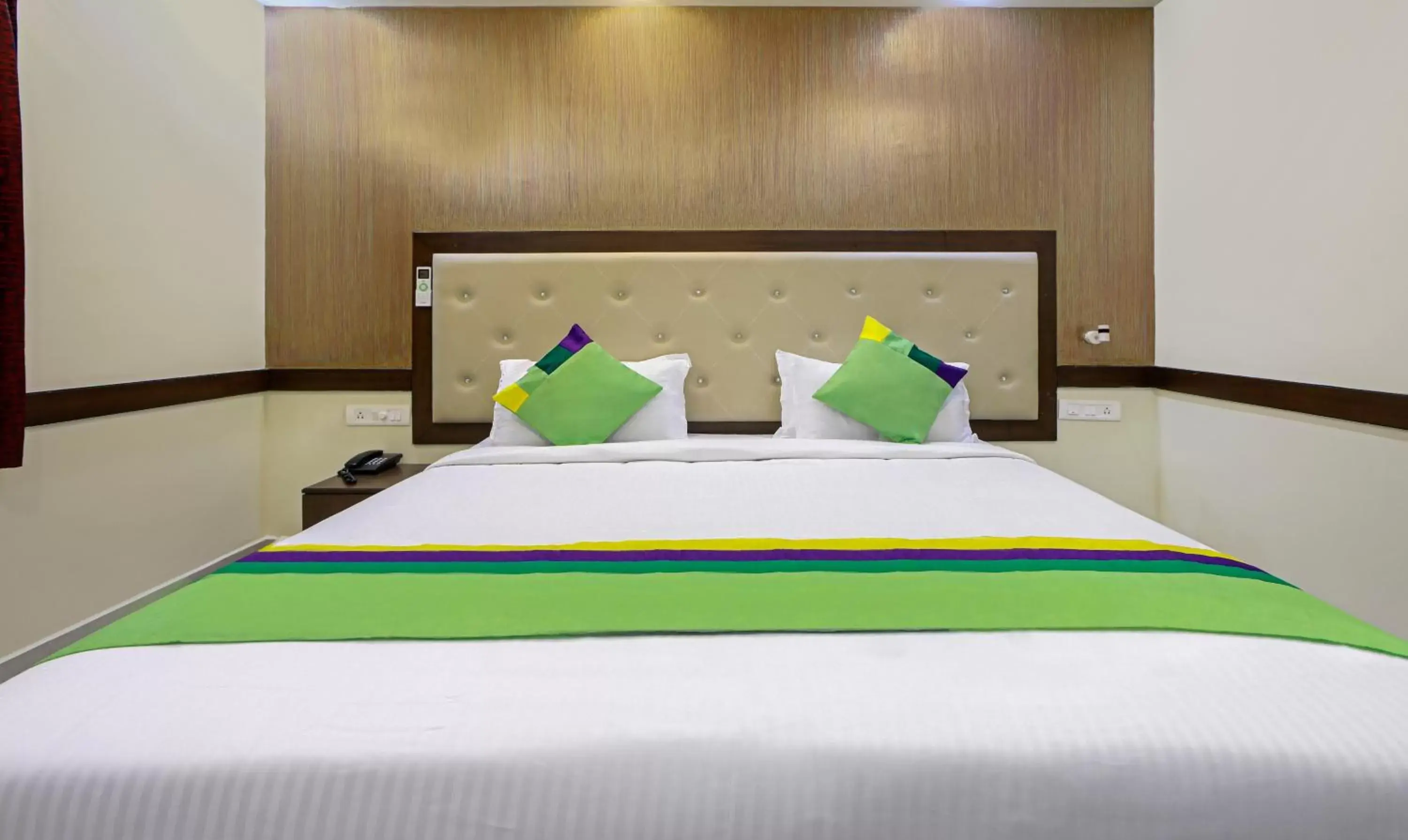 Bedroom, Bed in Treebo Naaz Royal Bedroom, Bed in Treebo Naaz Royal