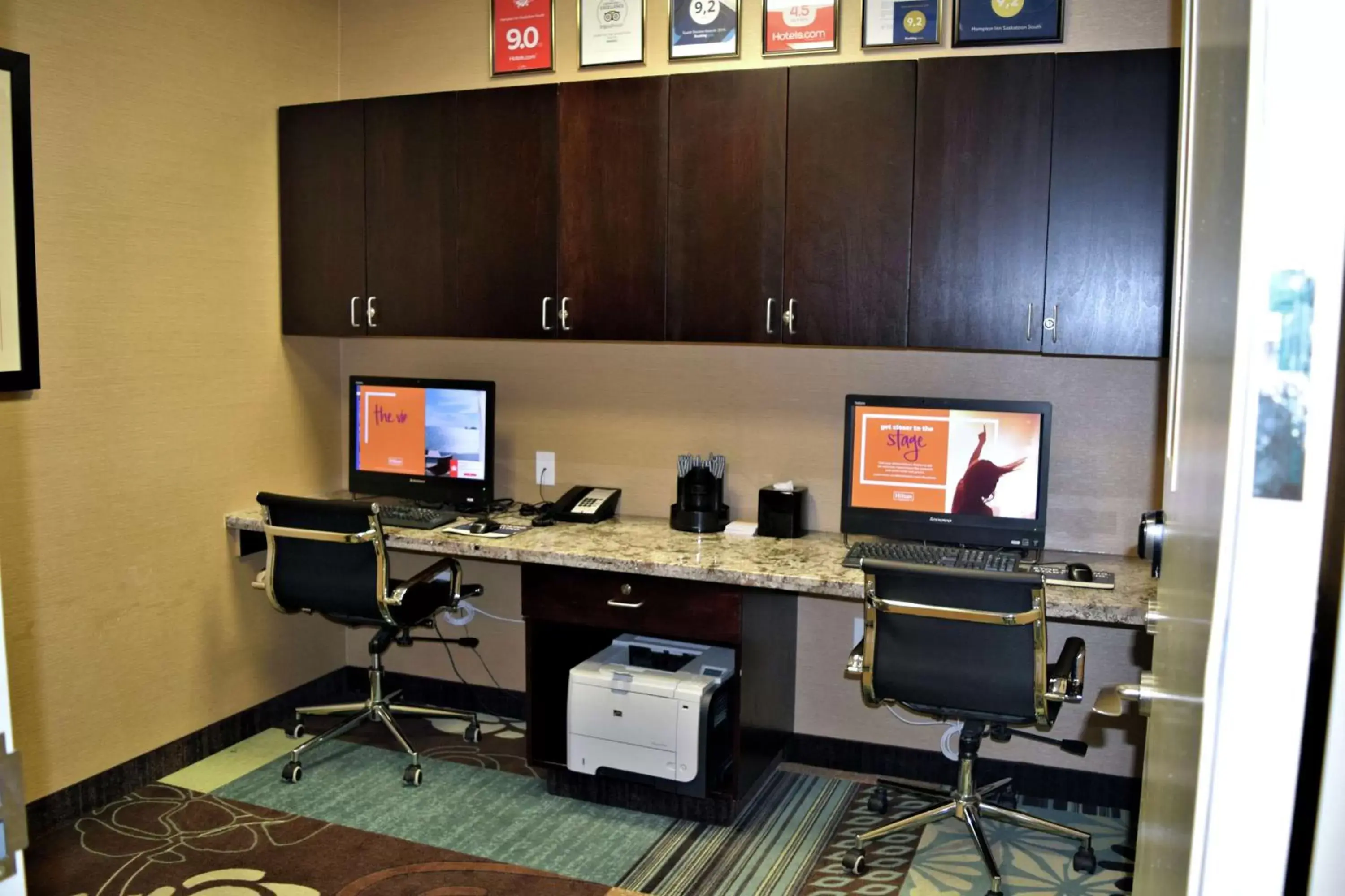 Business facilities, Business Area/Conference Room in Hampton Inn Saskatoon South