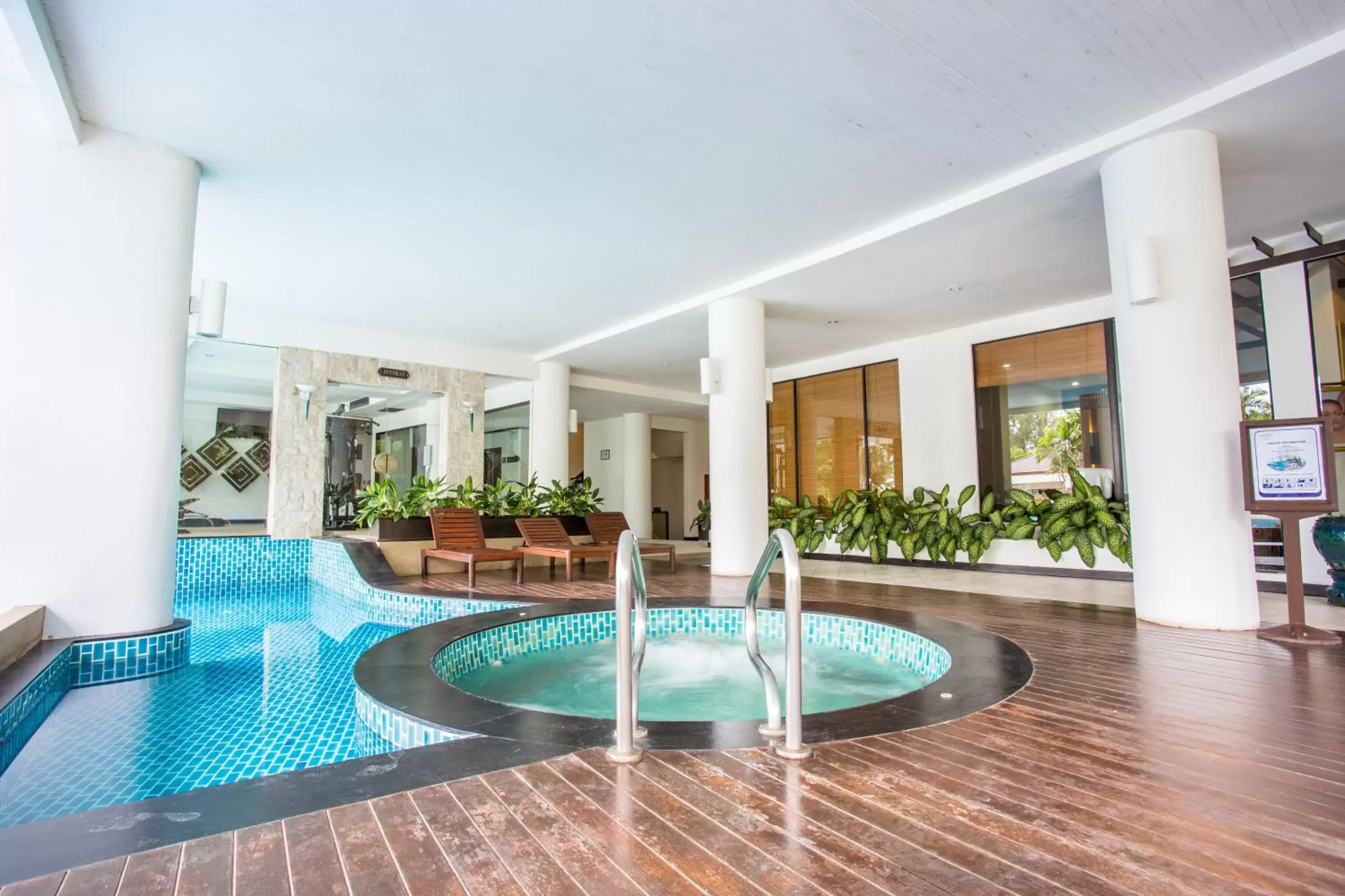 Hot Tub, Swimming Pool in Novotel Rayong Rim Pae Resort