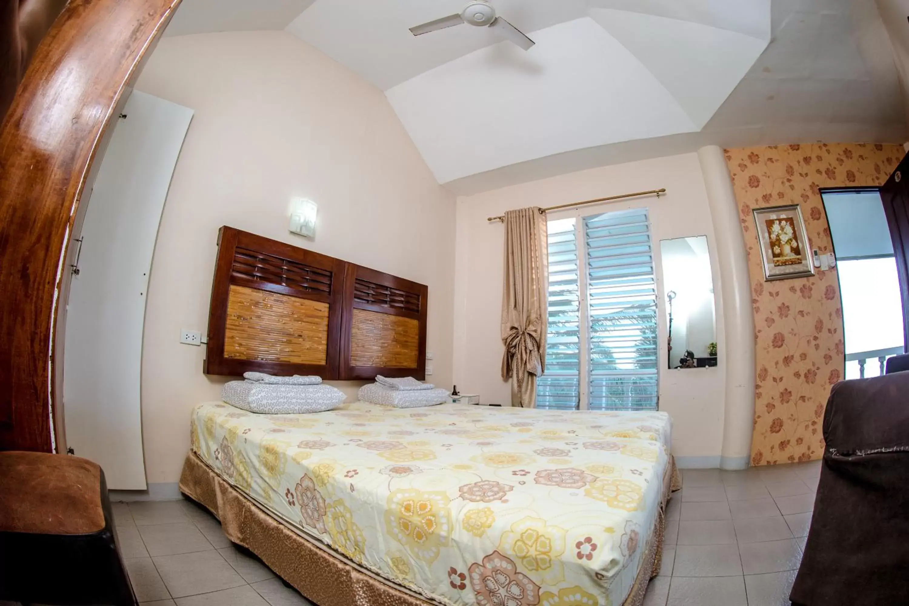 Bed in Oslob Seafari Resort