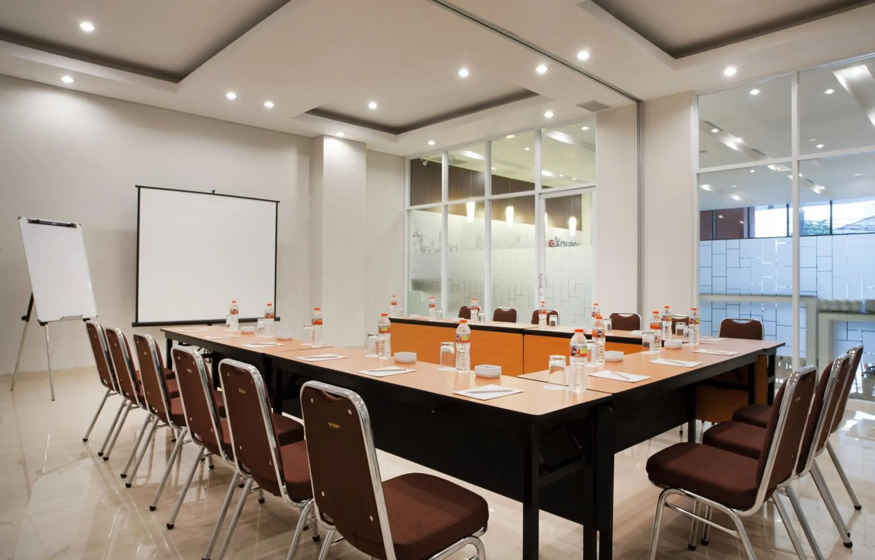 Meeting/conference room in Amaris Hotel Mampang