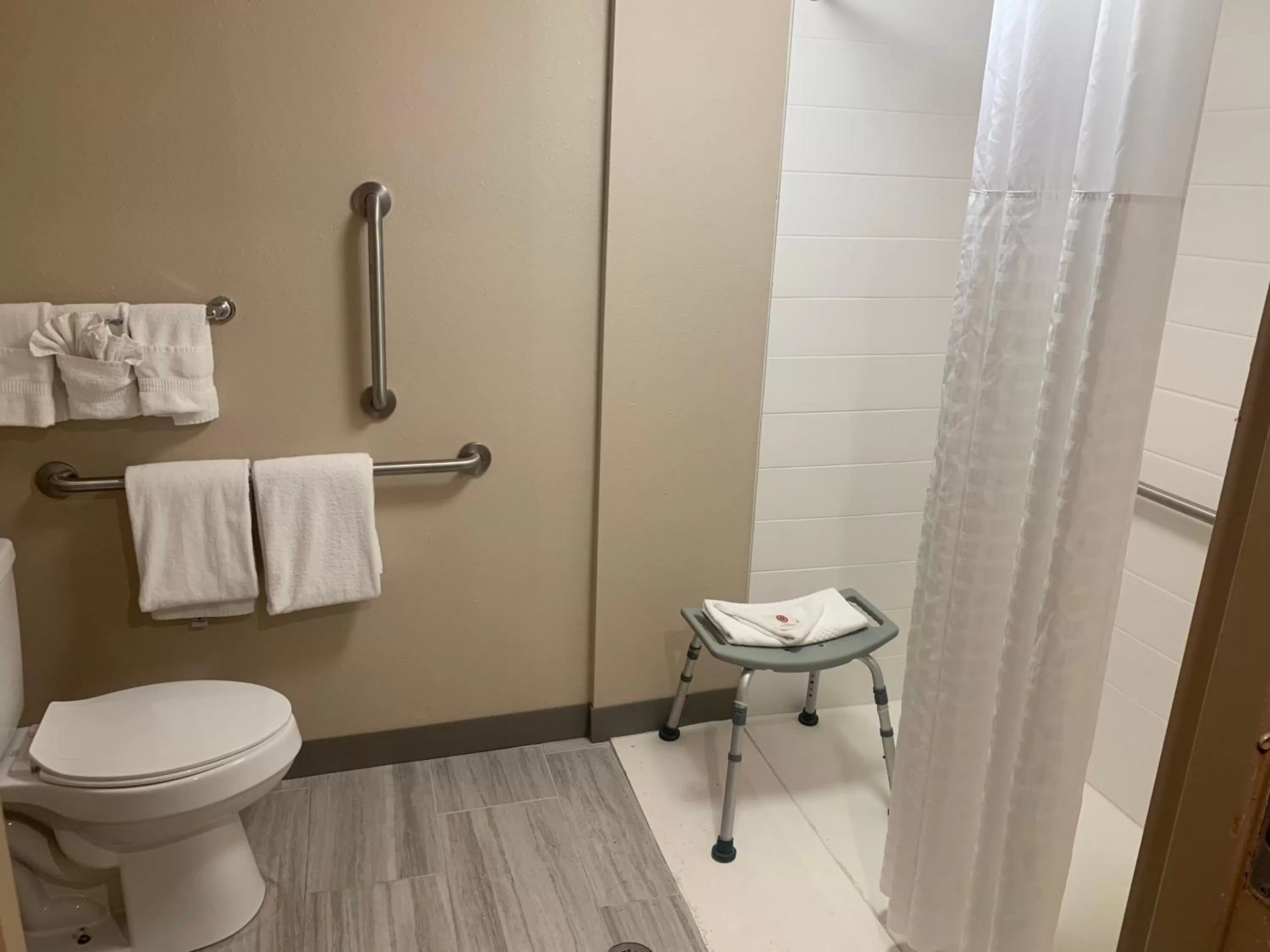 Bathroom in Comfort Inn Horsham - Philadelphia