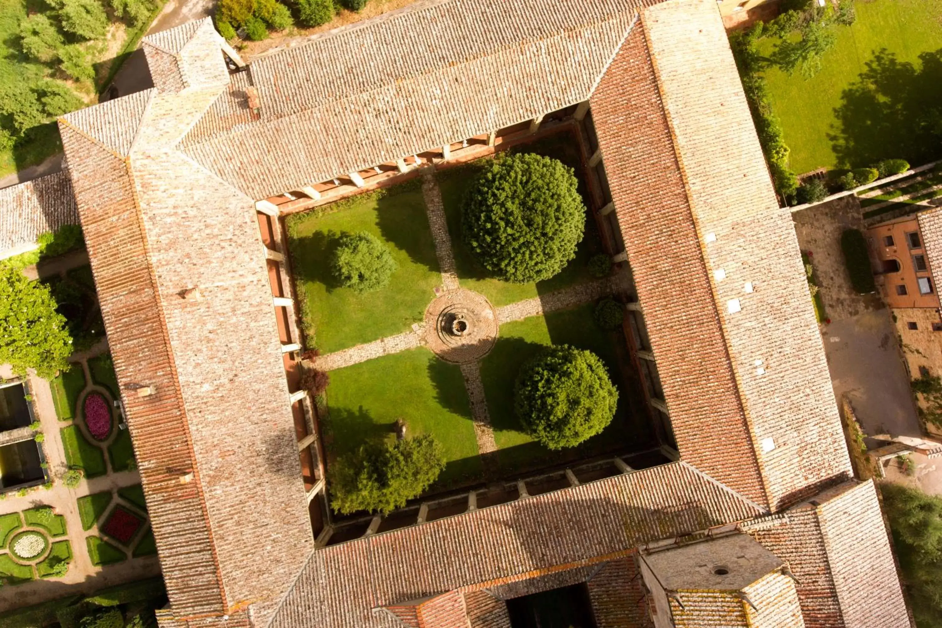 Bird's eye view, Bird's-eye View in Certosa di Pontignano Residenza d'Epoca