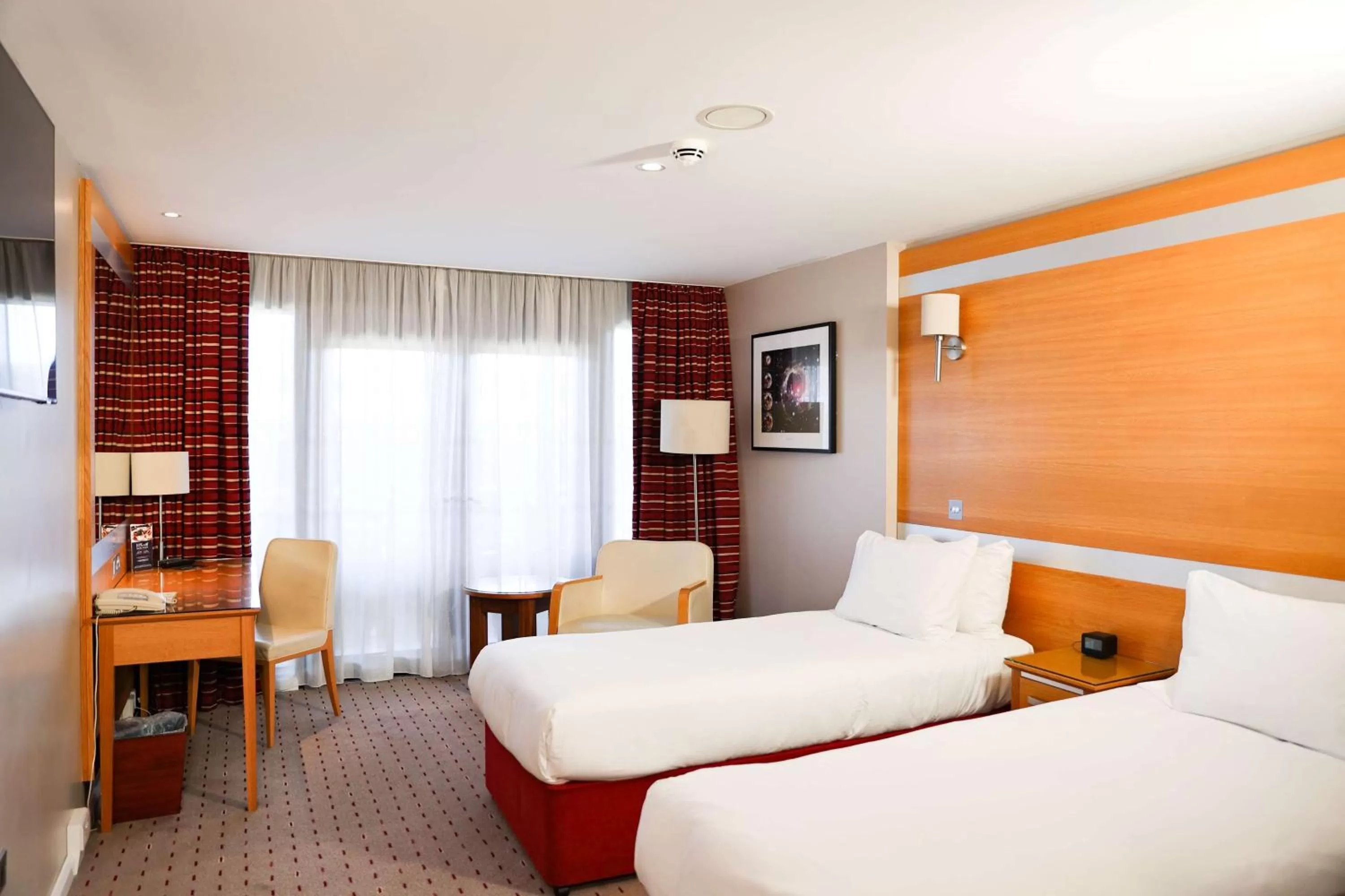 Bedroom, Bed in DoubleTree By Hilton Milton Keynes