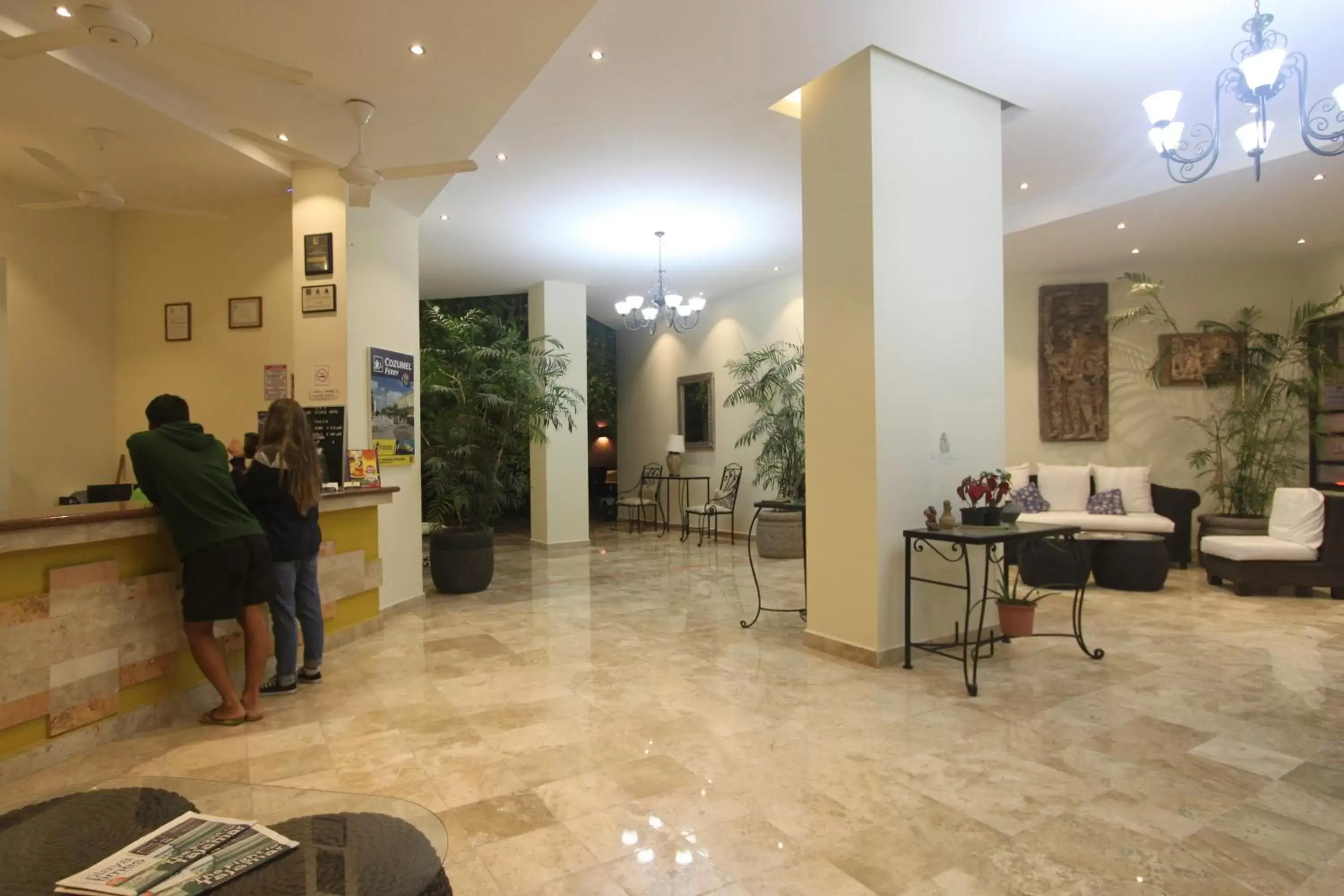 Lobby or reception in Hotel Los Itzaes by 5th av