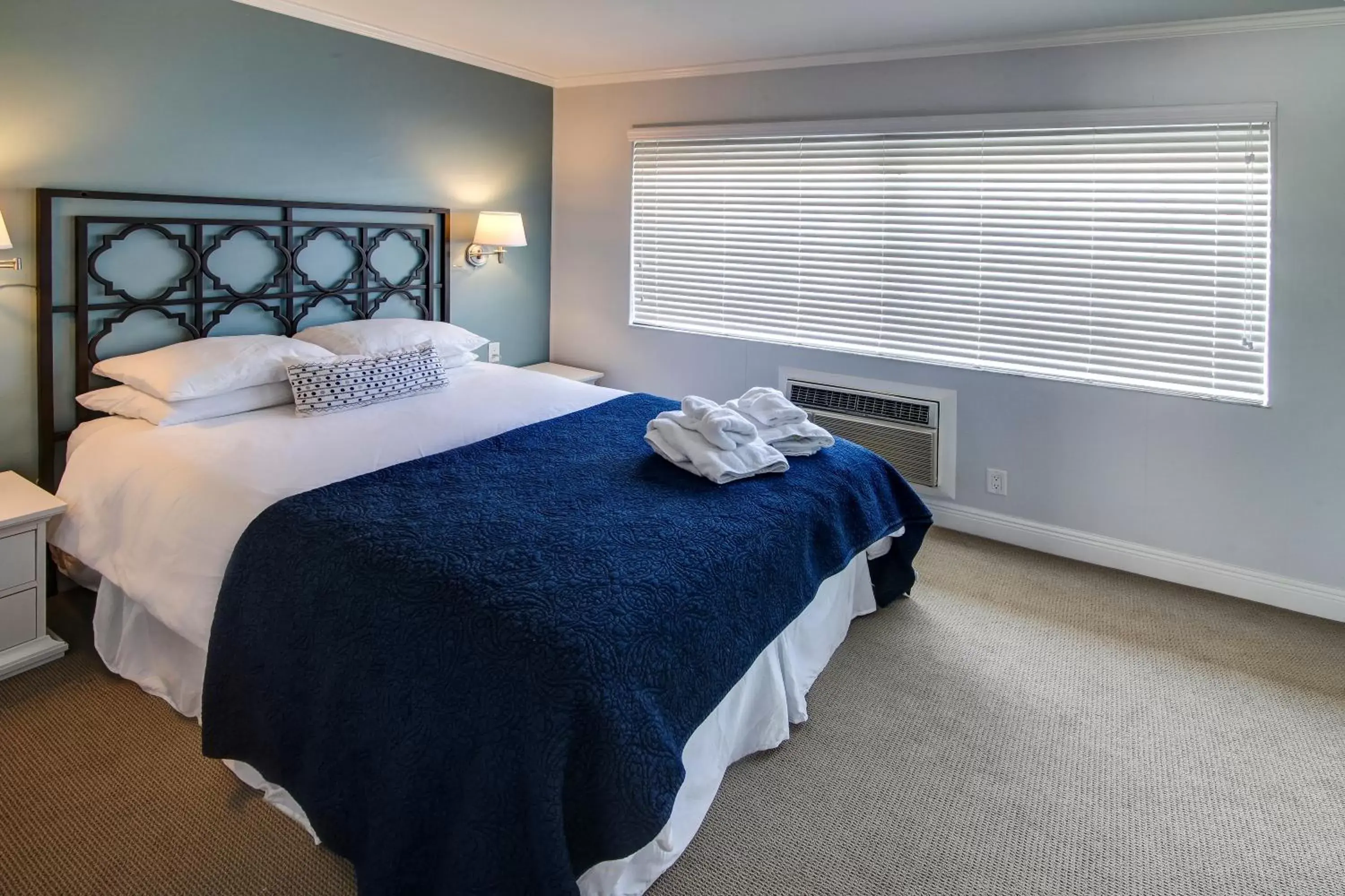 Bedroom, Bed in May-Dee Suites in Florida