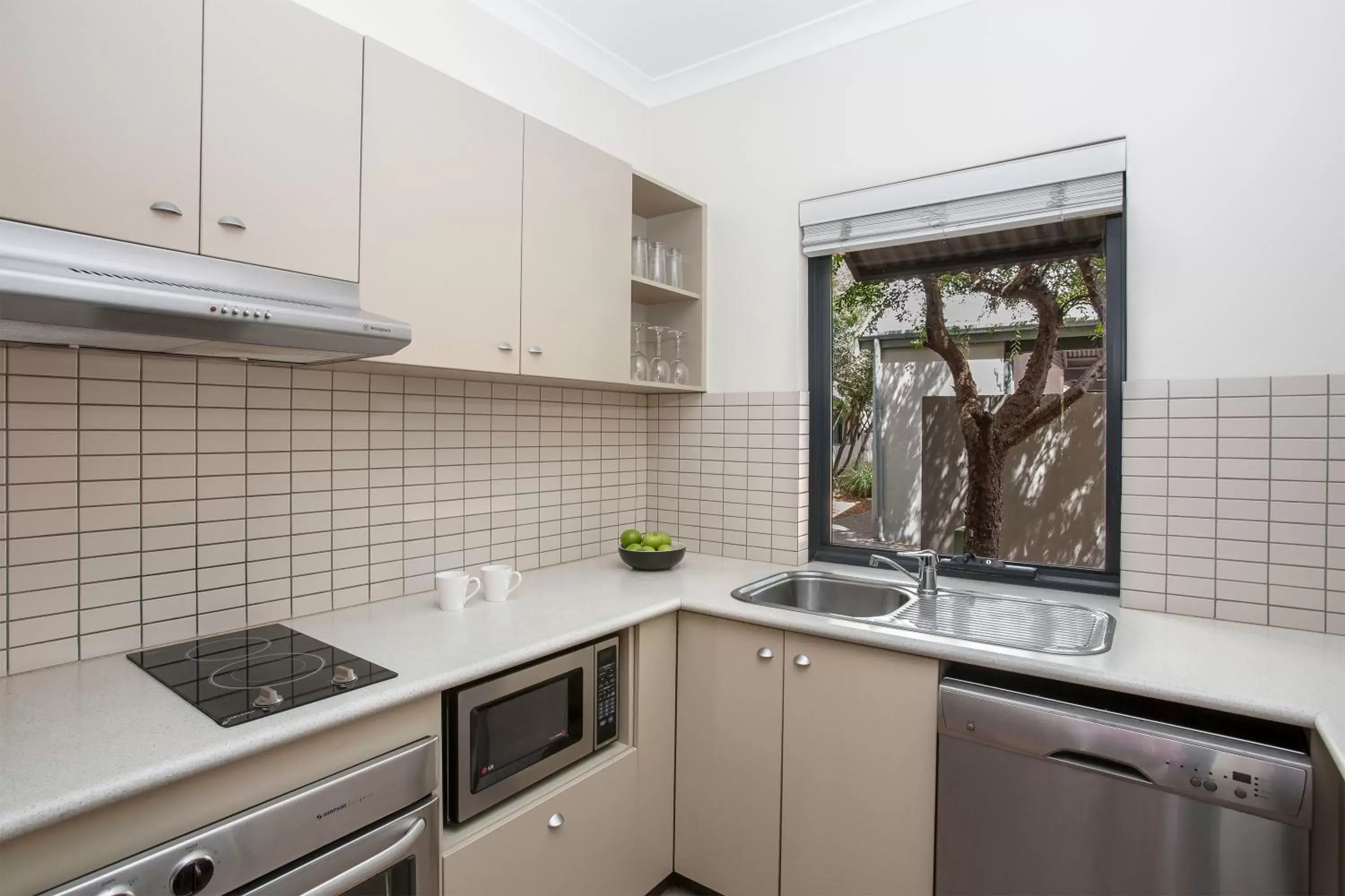 Kitchen or kitchenette, Kitchen/Kitchenette in Mantra Geraldton