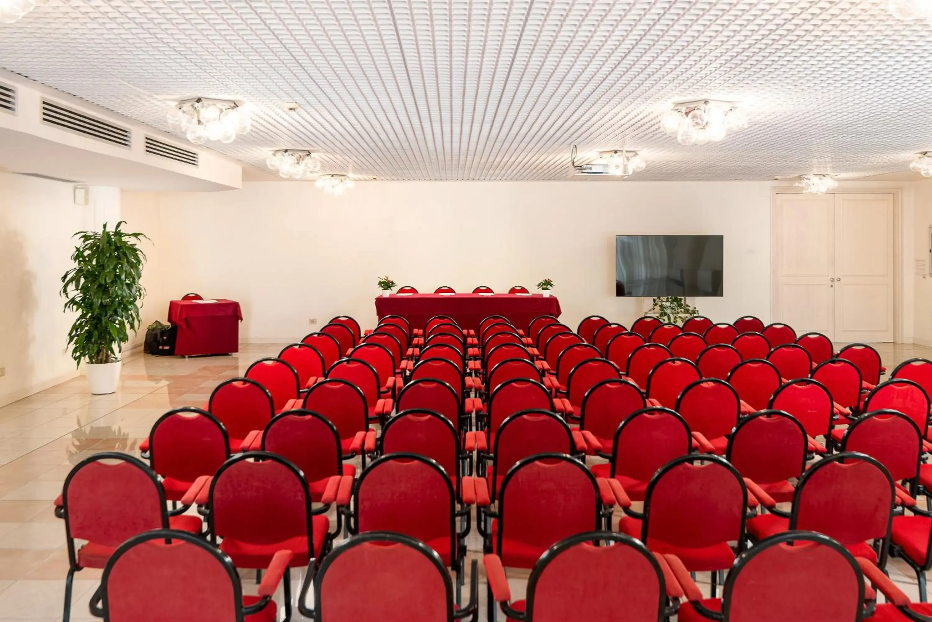 Meeting/conference room in Universal Hotel