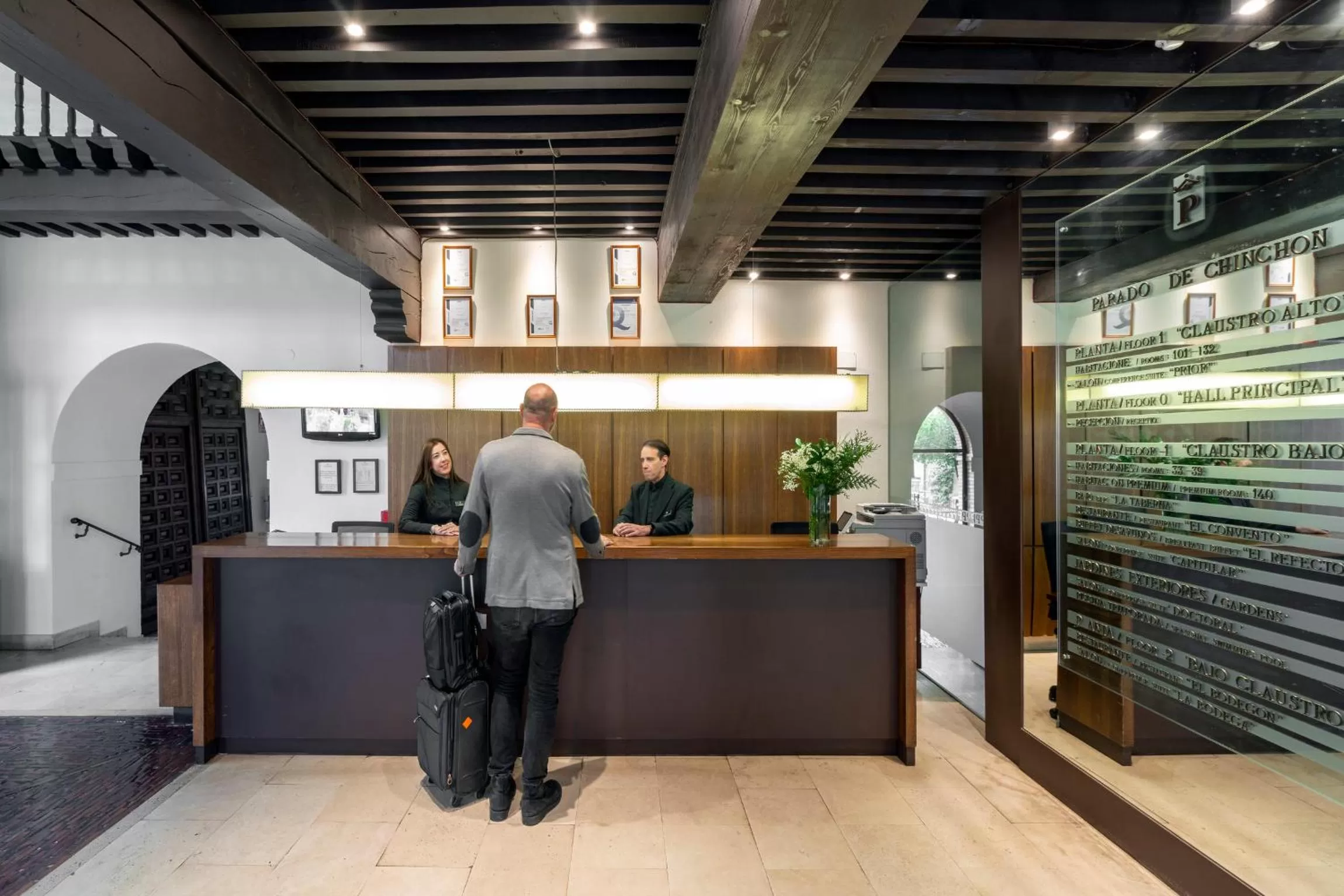 Lobby or reception in Parador de Chinchón